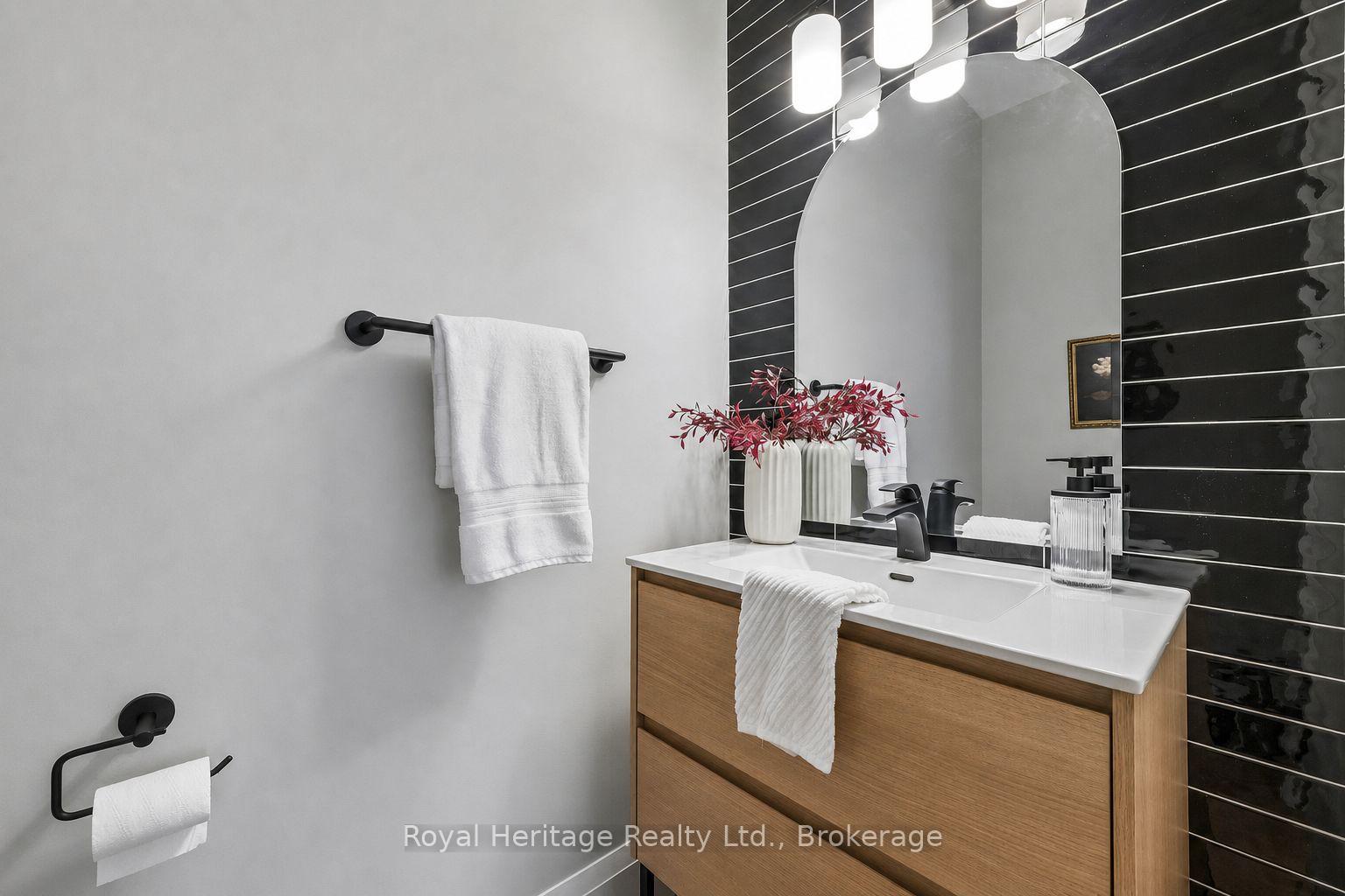 Photo 6 of 55 Harry Lee Crescent, Clarington, Bowmanville — HOMEH