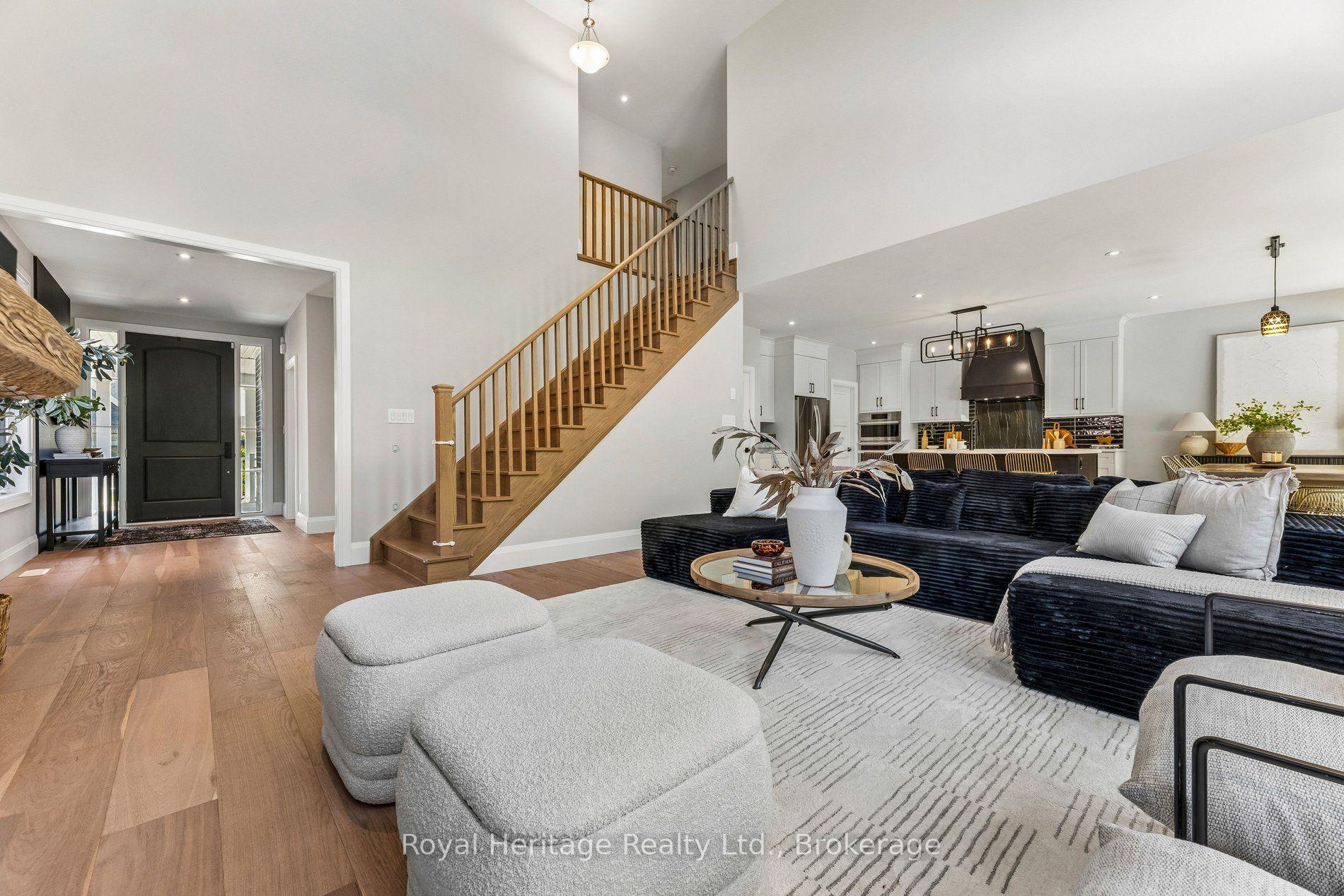 Photo 8 of 55 Harry Lee Crescent, Clarington, Bowmanville — HOMEH