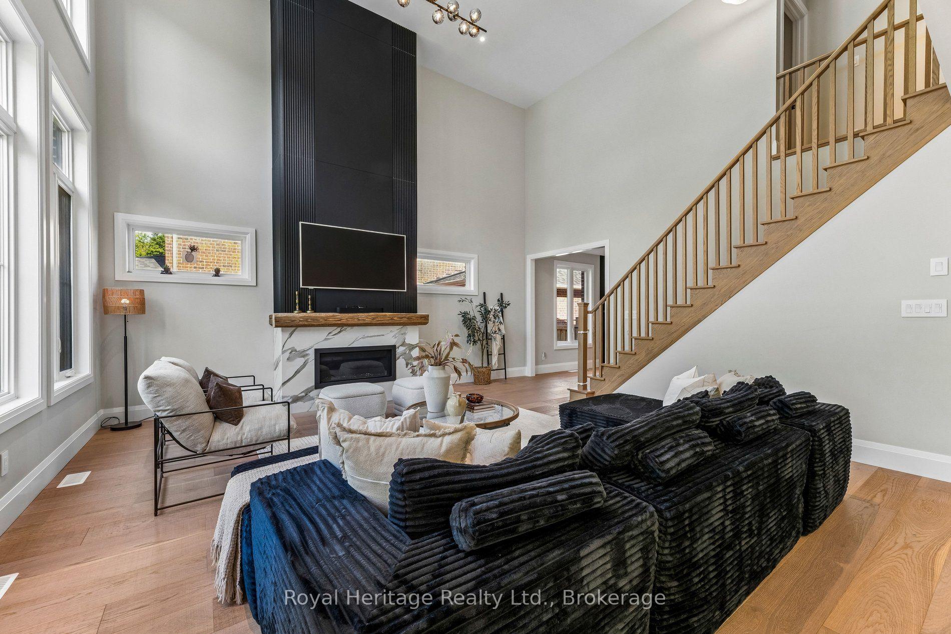 Photo 9 of 55 Harry Lee Crescent, Clarington, Bowmanville — HOMEH