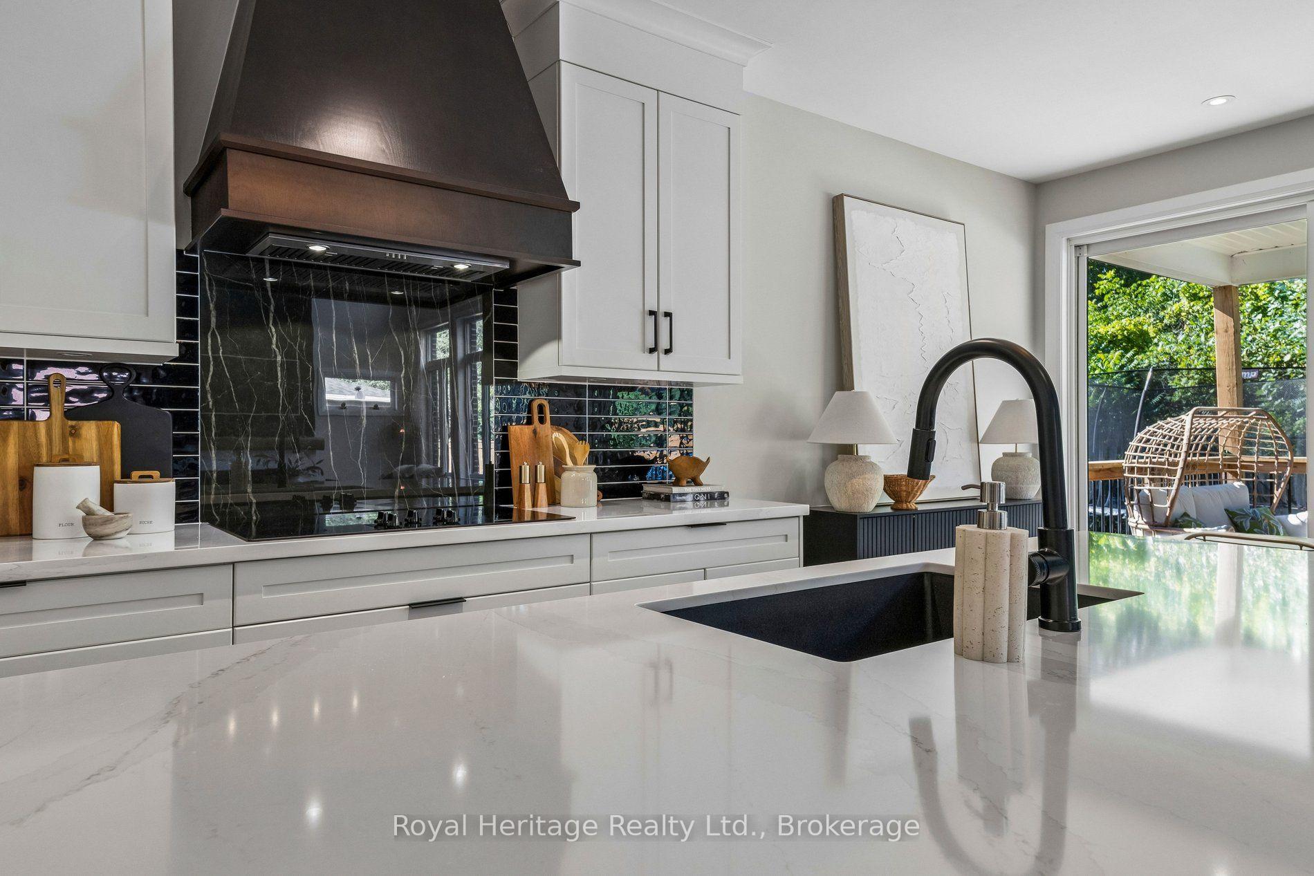 Photo 13 of 55 Harry Lee Crescent, Clarington, Bowmanville — HOMEH