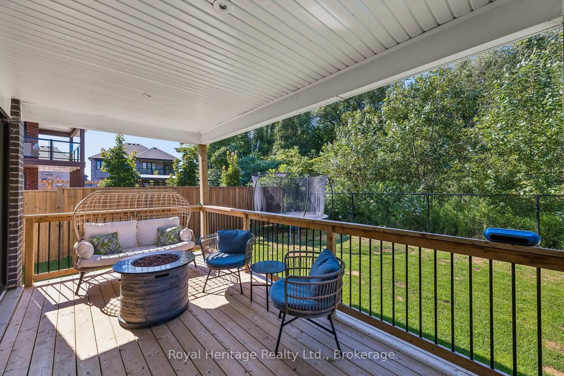 Photo 25 of 55 Harry Lee Crescent, Clarington, Bowmanville — HOMEH