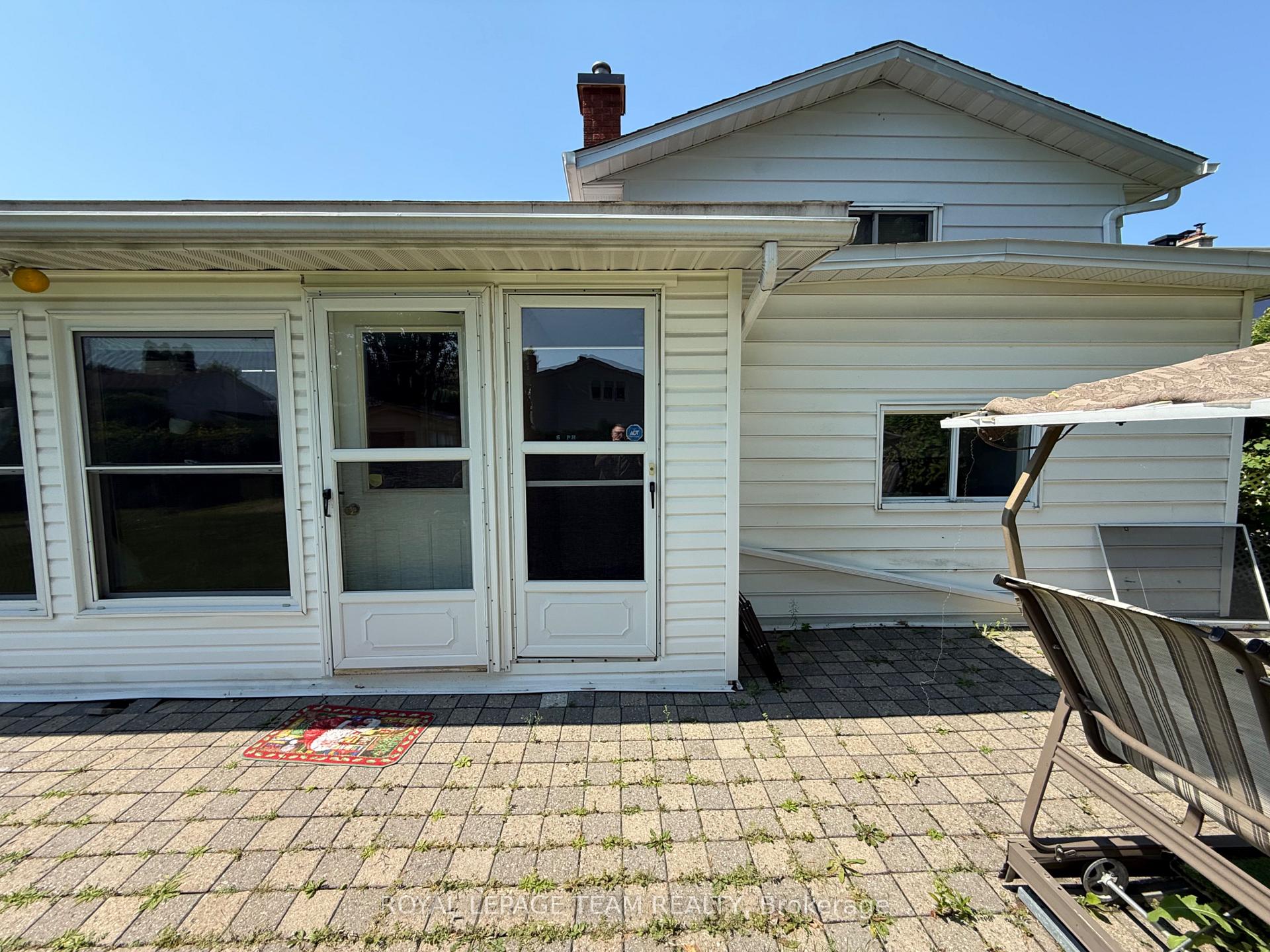 Photo 4 of Unit B, 1523 Maxime Street, Ottawa, Pineview — HOMEH