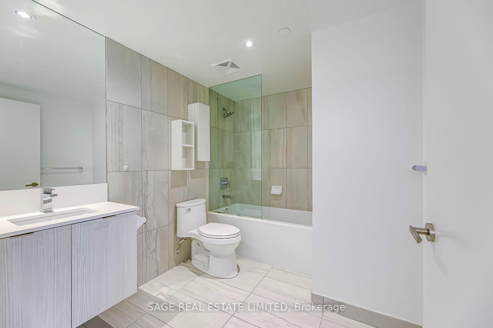 Photo 13 of Unit 3001, 99 Broadway Avenue, Toronto, Mount Pleasant West — HOMEH