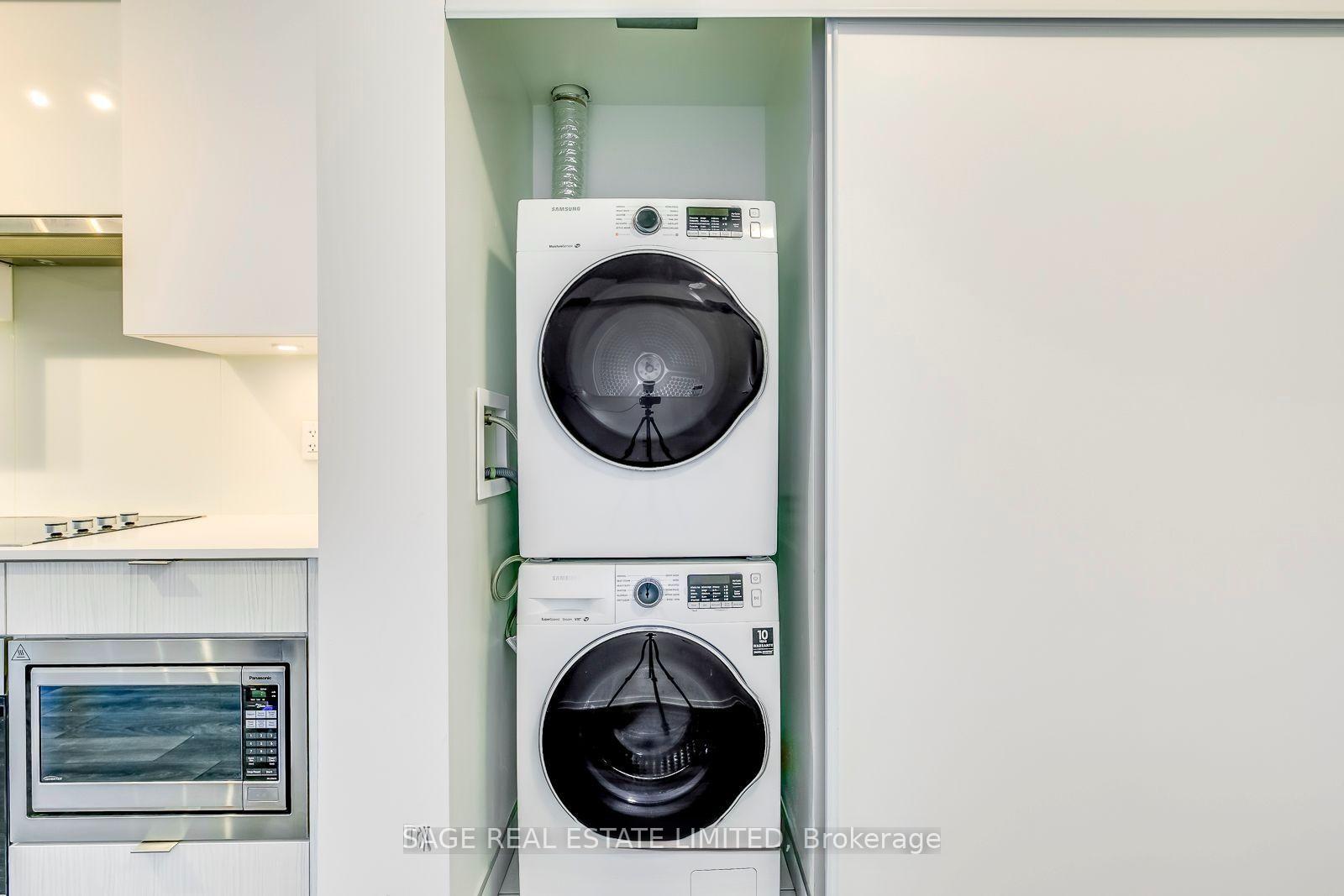 Photo 14 of Unit 3001, 99 Broadway Avenue, Toronto, Mount Pleasant West — HOMEH