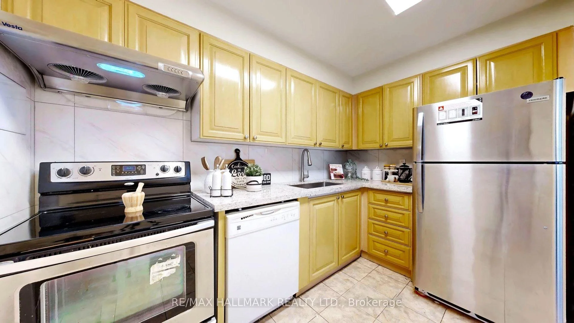 Photo 4 of Unit 703, 20 Forest Manor Road, North York, Henry Farm — HOMEH