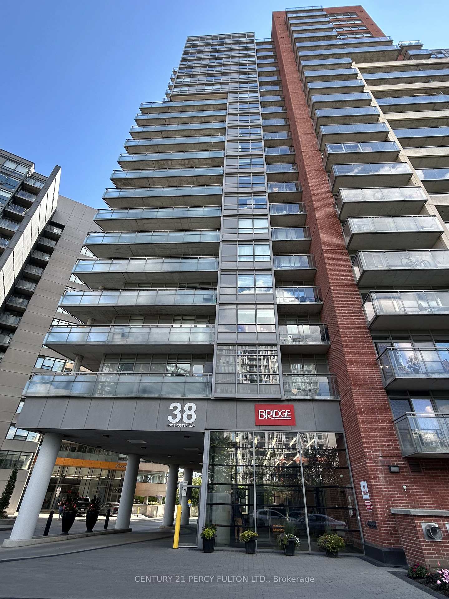 Photo 2 of Unit 1405, 38 Joe Shuster Way, Toronto, South Parkdale — HOMEH