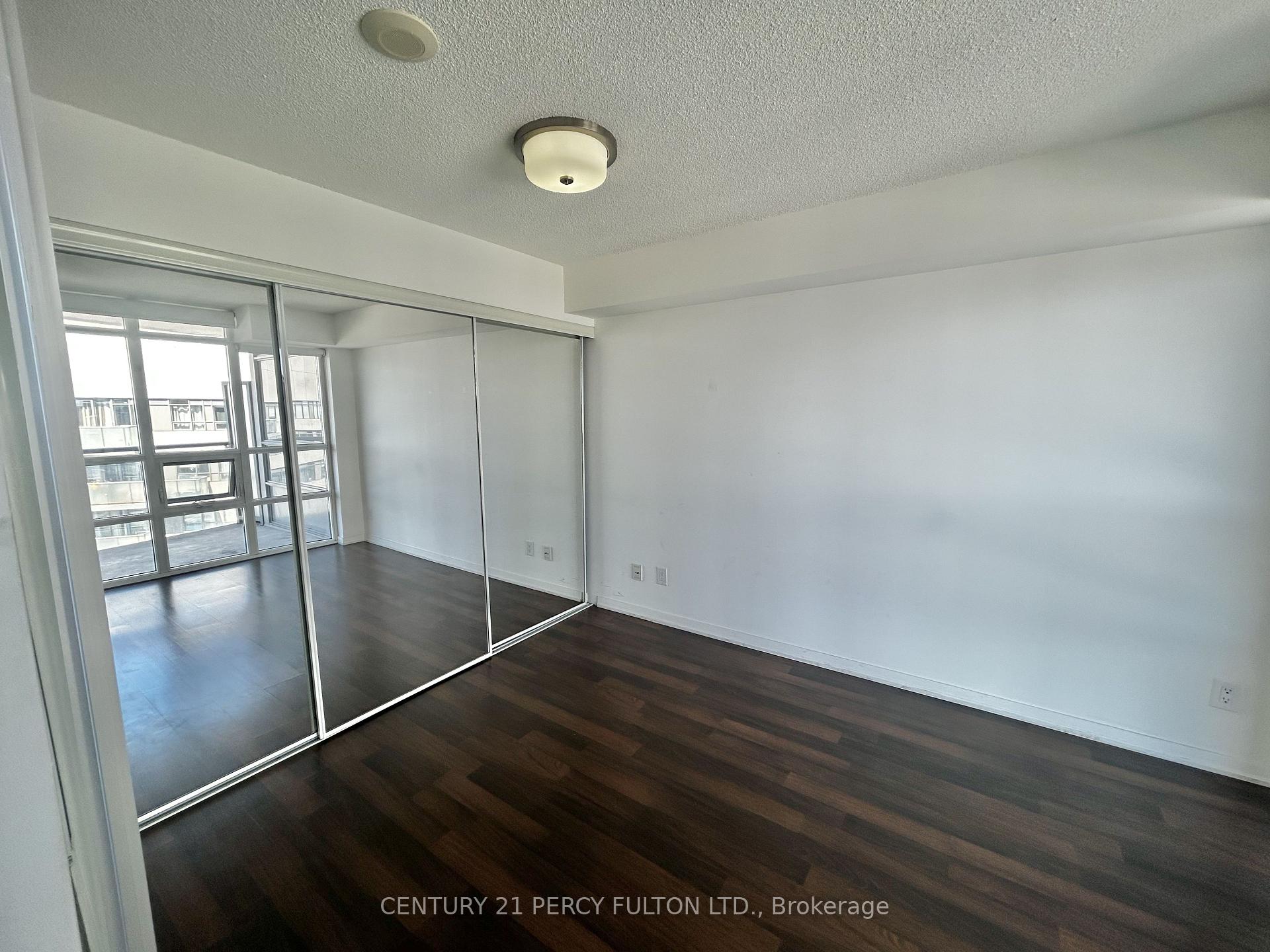 Photo 4 of Unit 1405, 38 Joe Shuster Way, Toronto, South Parkdale — HOMEH