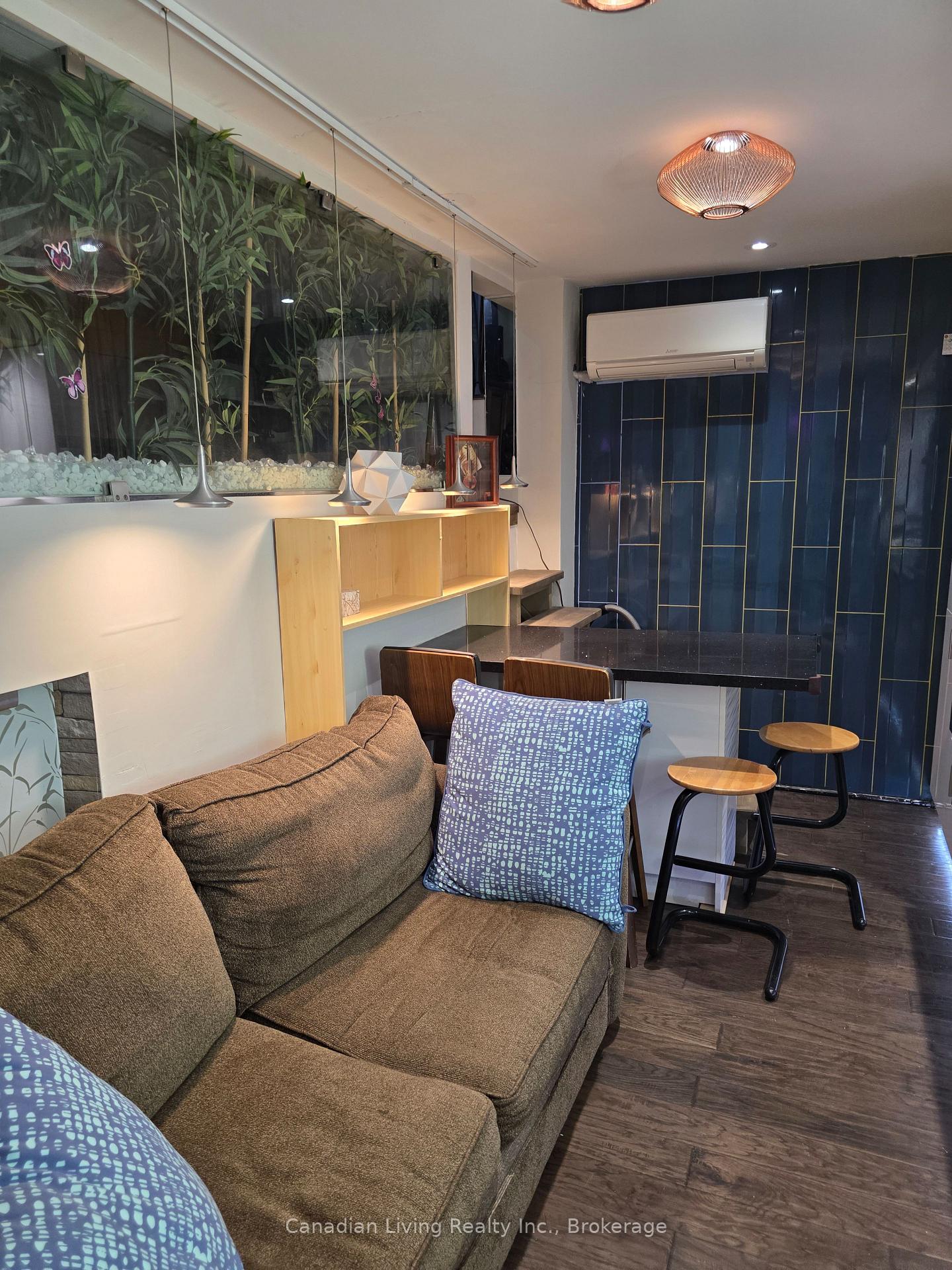 Photo 5 of Unit Lower, 138 Milestone Crescent, Aurora, Aurora Village — HOMEH