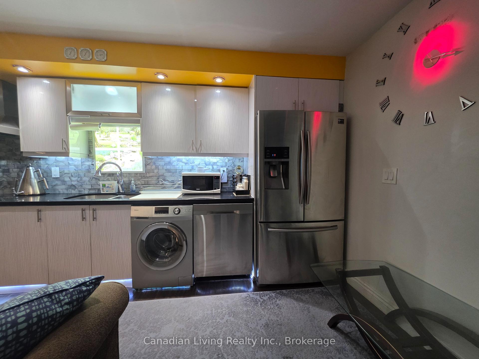 Photo 6 of Unit Lower, 138 Milestone Crescent, Aurora, Aurora Village — HOMEH