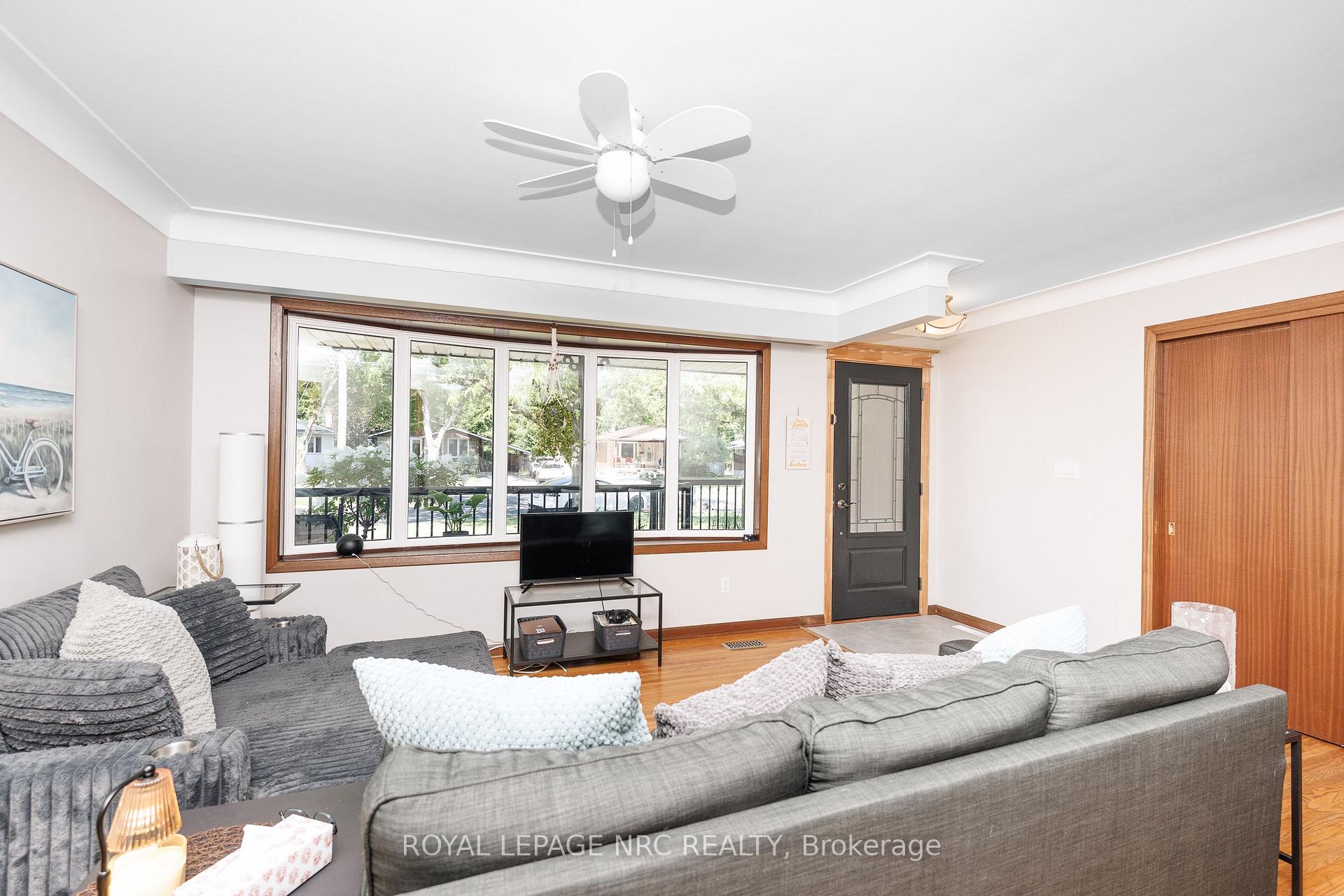 Photo 9 of 85 Regent Drive, St. Catharines, Vine/Linwell — HOMEH