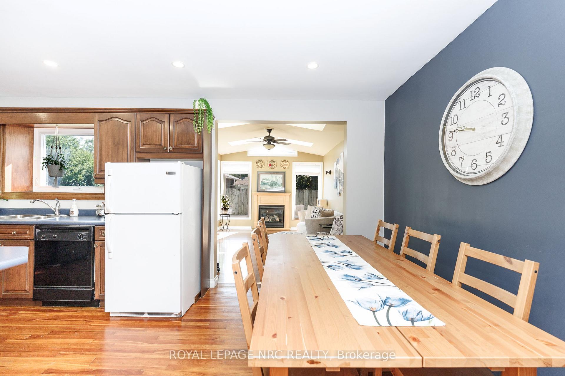 Photo 16 of 85 Regent Drive, St. Catharines, Vine/Linwell — HOMEH