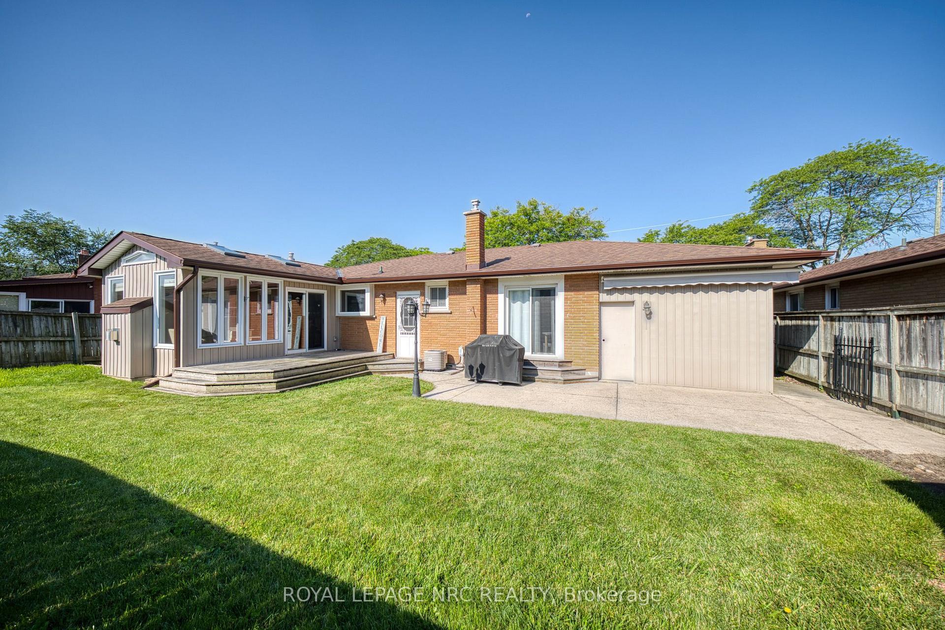 Photo 37 of 85 Regent Drive, St. Catharines, Vine/Linwell — HOMEH