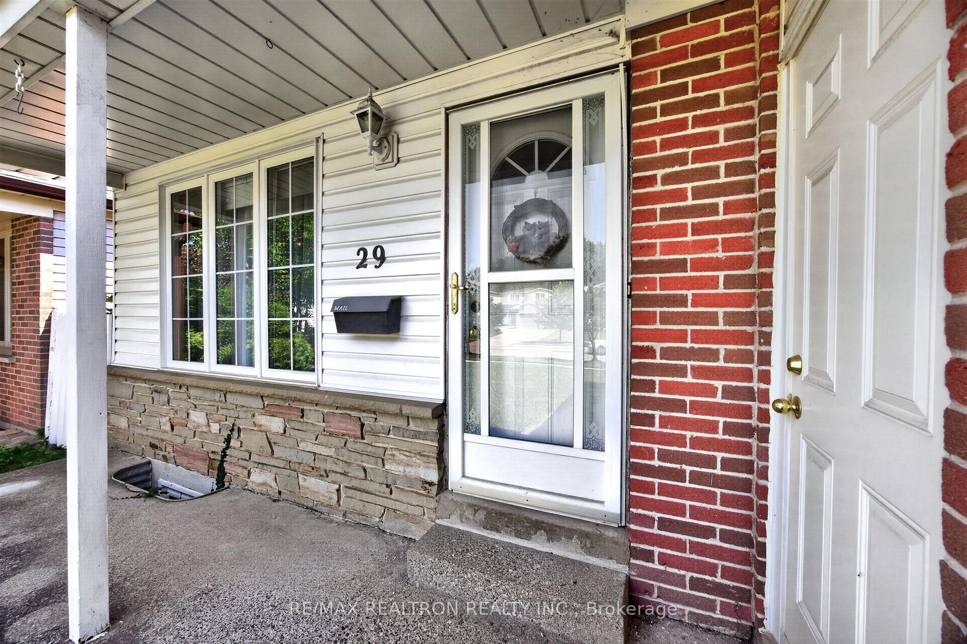 Photo 6 of 29 Springhead Gardens, Richmond Hill, North Richvale — HOMEH