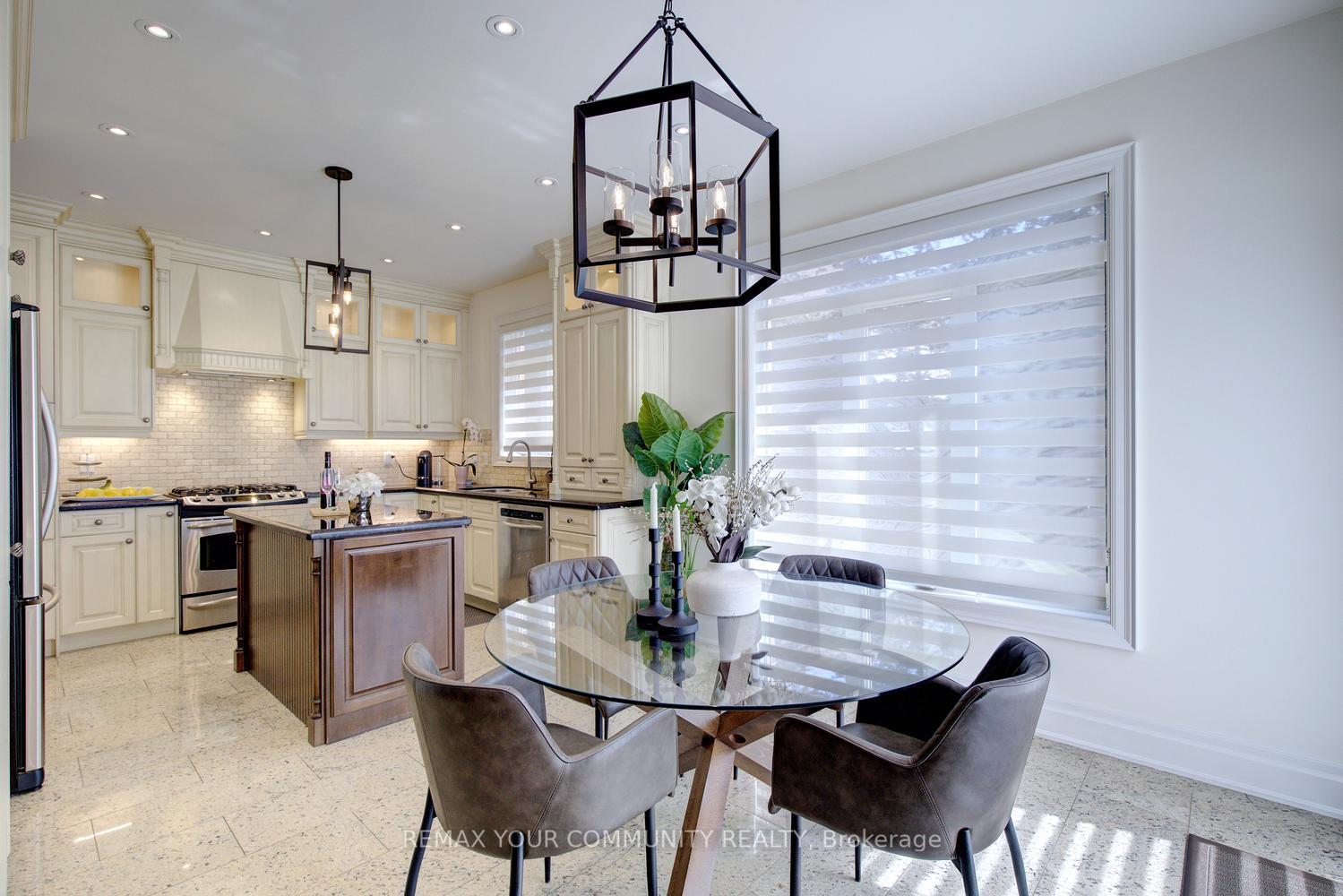 Photo 11 of 199 Ivy Glen Drive, Vaughan, Patterson — HOMEH