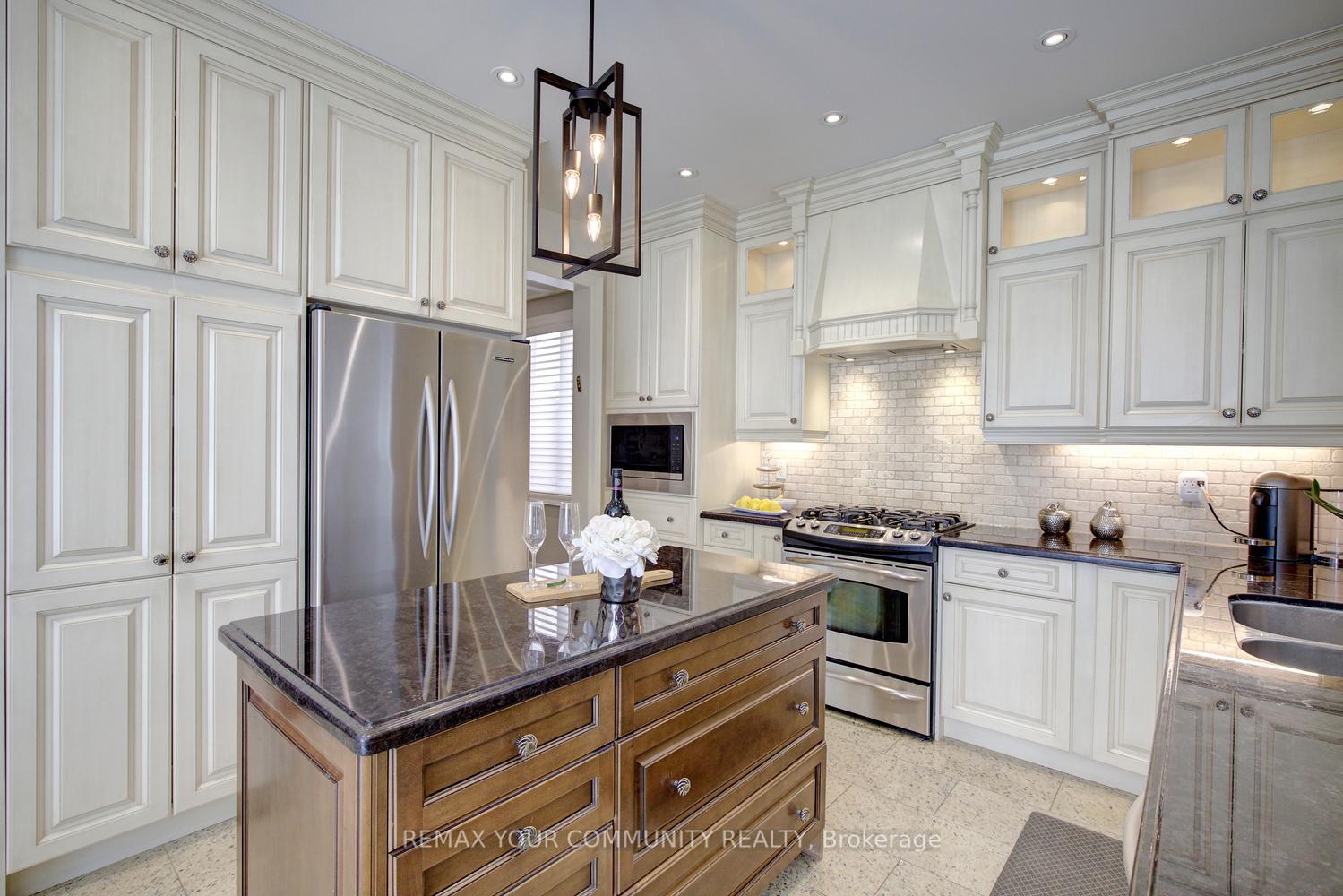 Photo 12 of 199 Ivy Glen Drive, Vaughan, Patterson — HOMEH