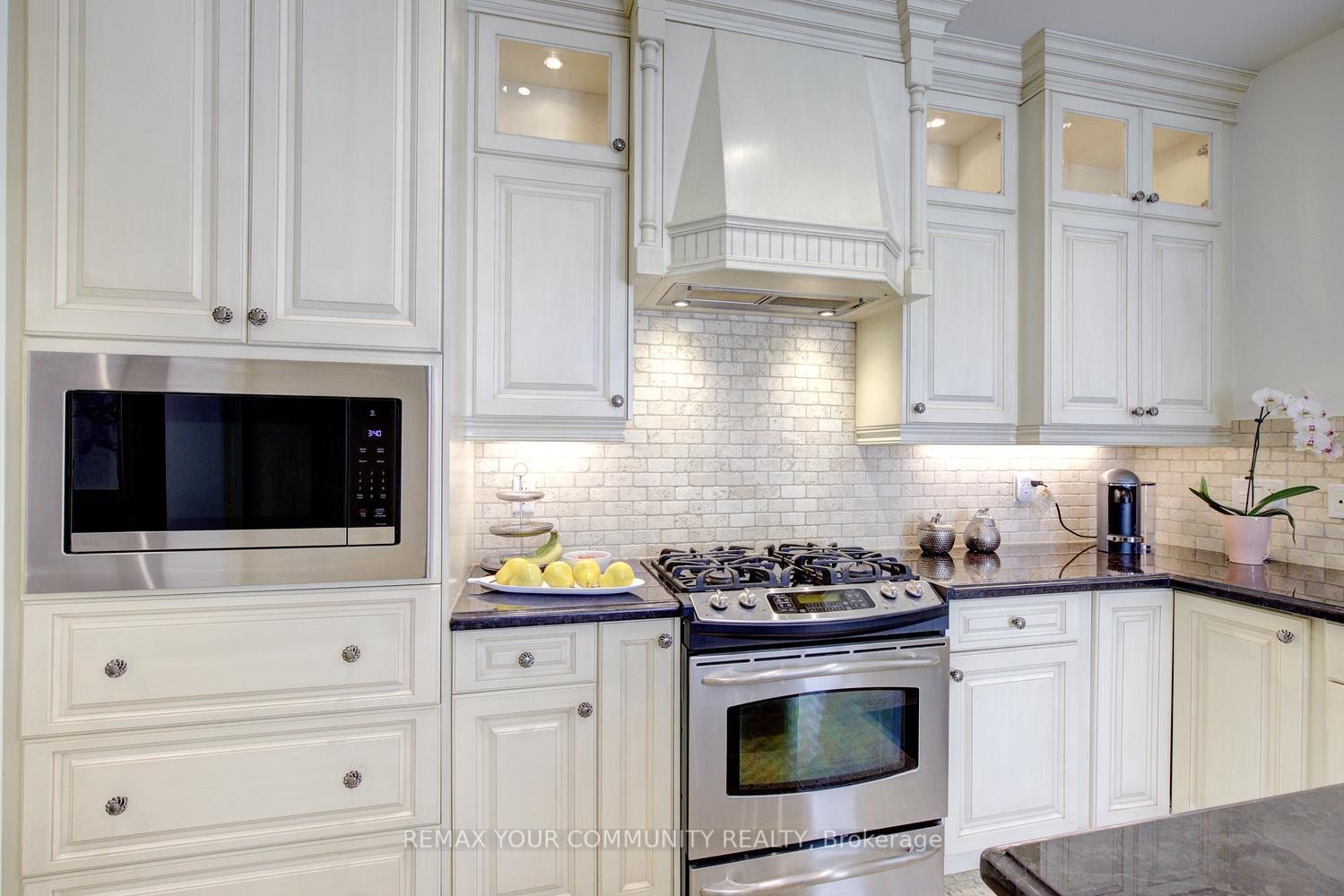 Photo 18 of 199 Ivy Glen Drive, Vaughan, Patterson — HOMEH