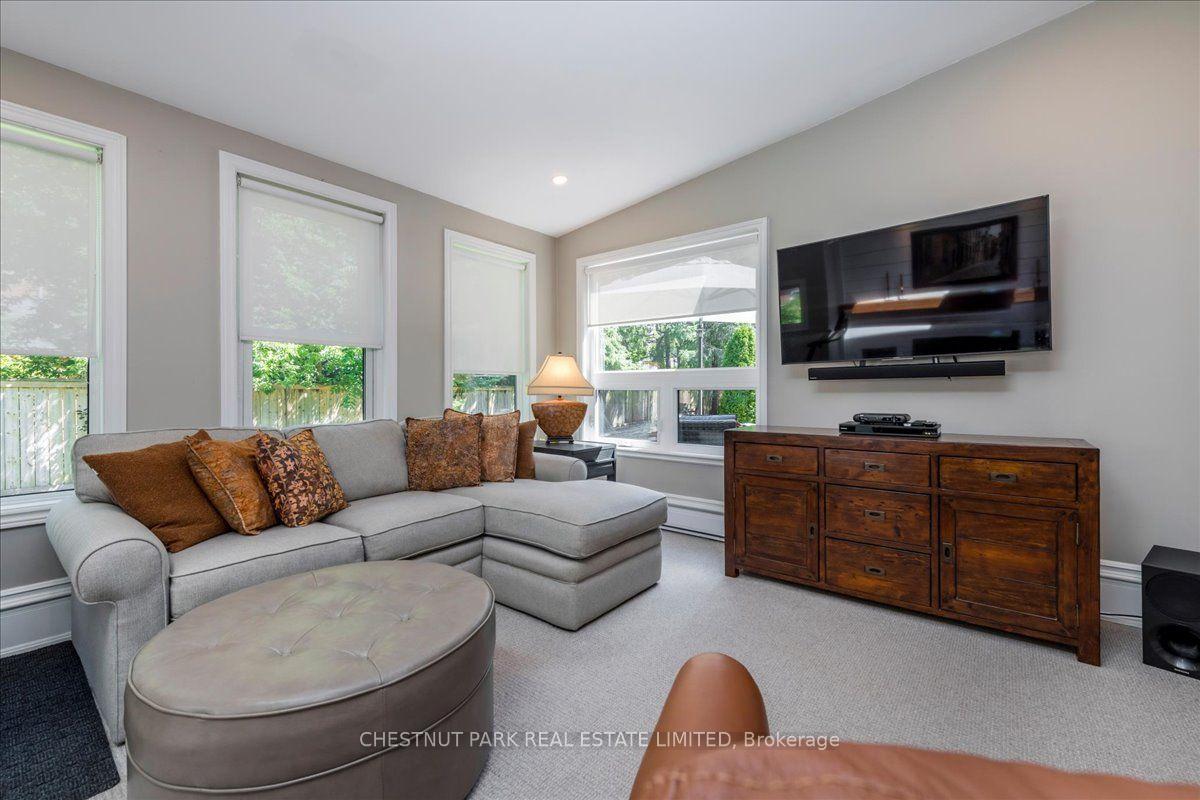 Photo 4 of 72 Burton Avenue, Barrie, Allandale — HOMEH