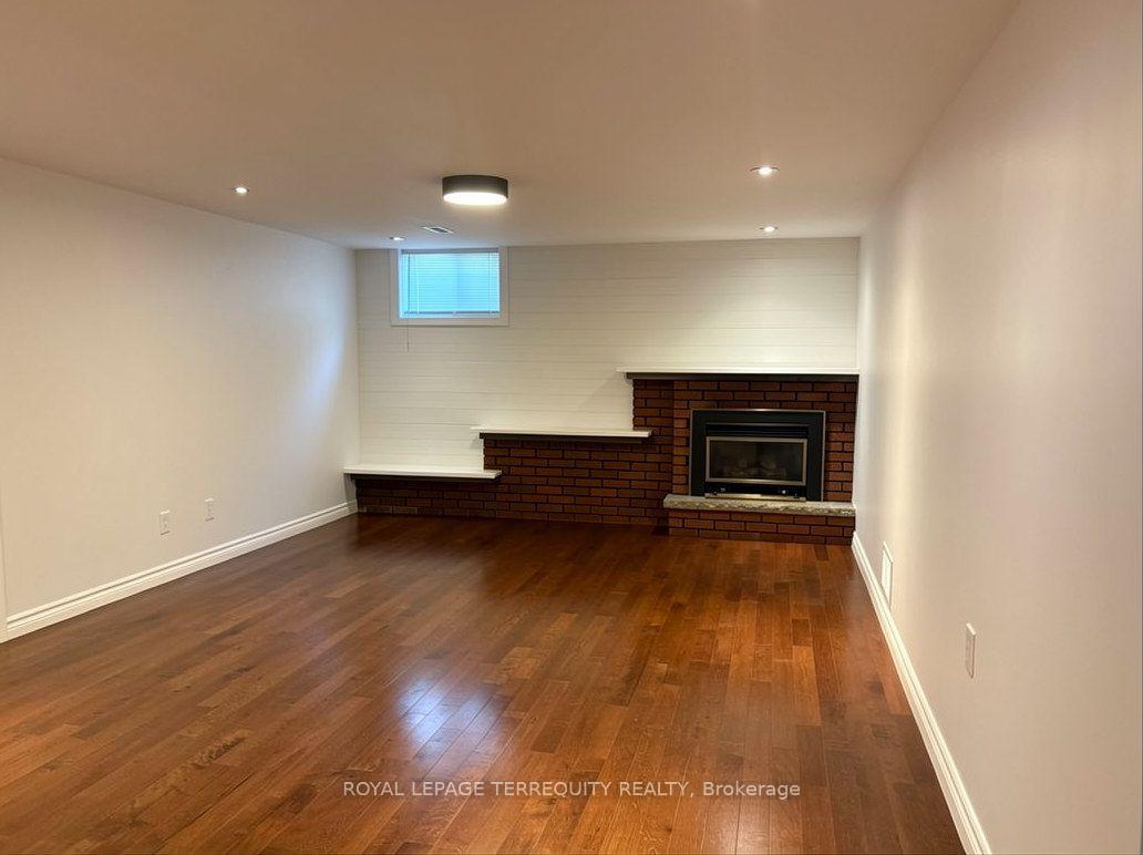 Photo 2 of Unit Lower, 896 Fourth Street, Mississauga, Lakeview — HOMEH