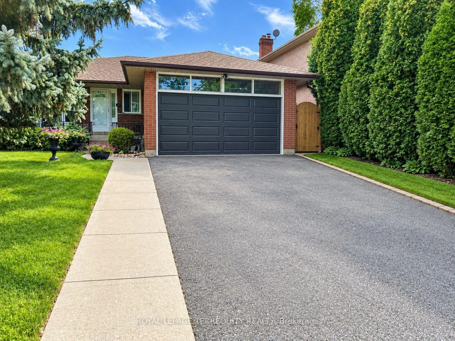 Photo 1 of Unit Lower, 896 Fourth Street, Mississauga, Lakeview — HOMEH