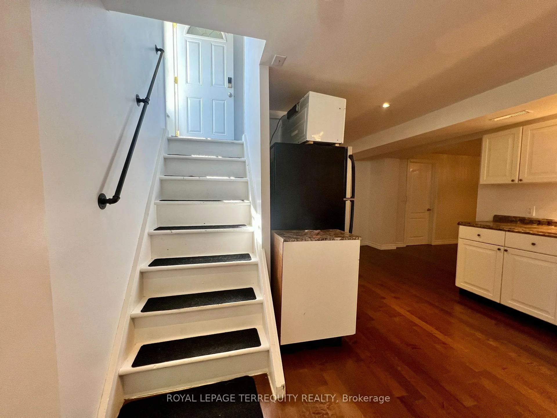 Photo 18 of Unit Lower, 896 Fourth Street, Mississauga, Lakeview — HOMEH