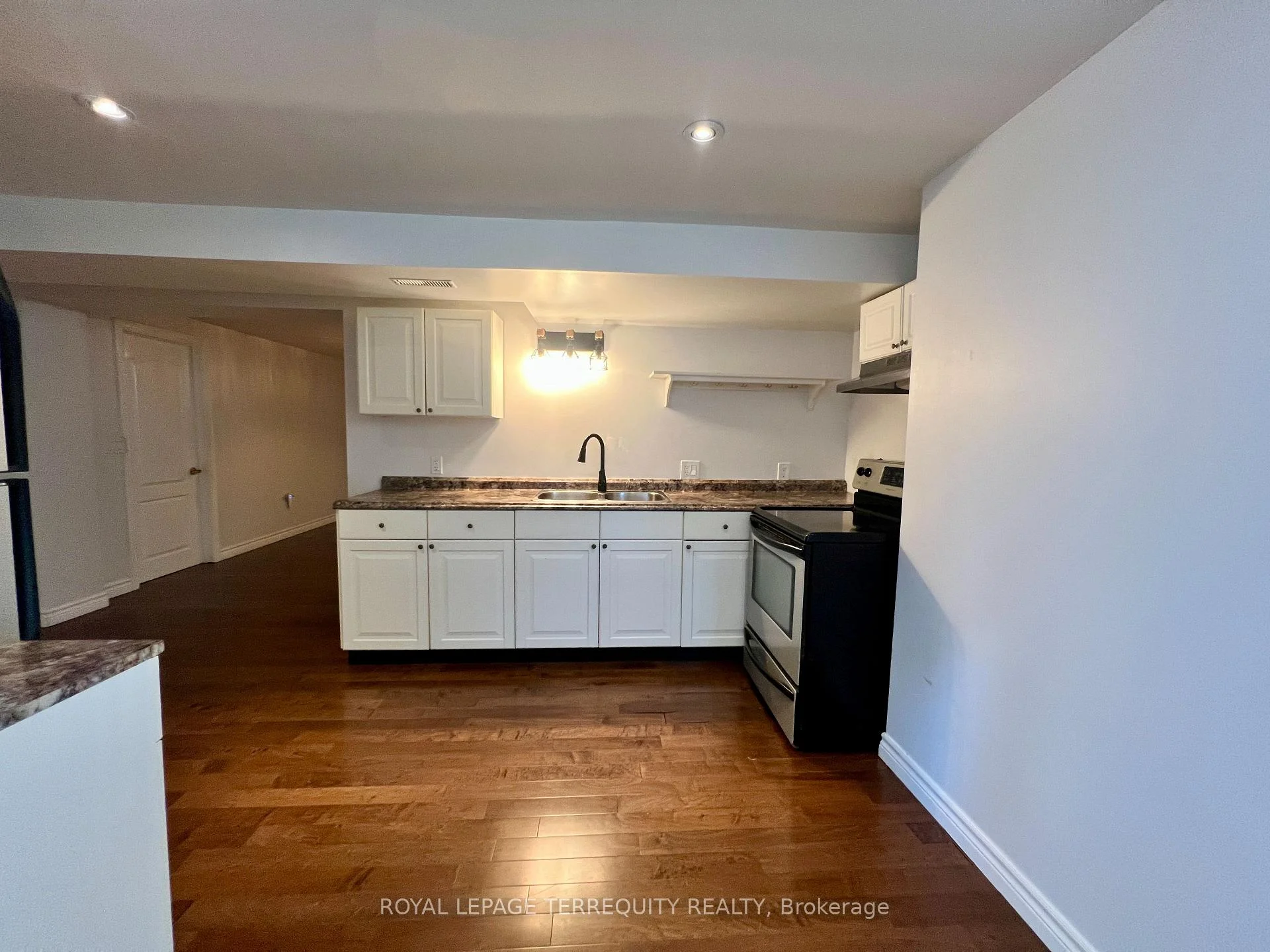 Photo 20 of Unit Lower, 896 Fourth Street, Mississauga, Lakeview — HOMEH
