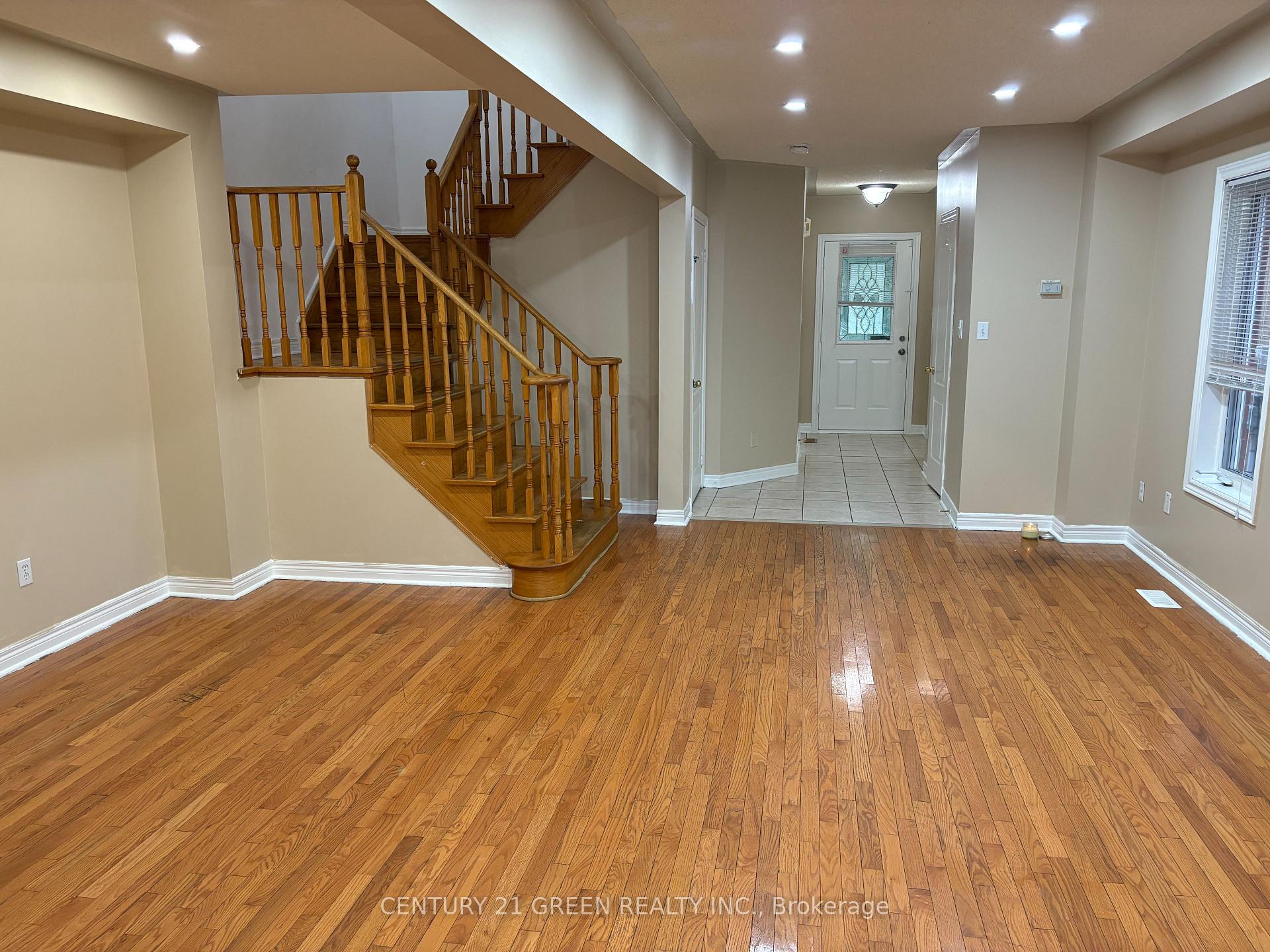 Photo 6 of Unit (Upper), 598 Dolly Bird Lane, Mississauga, Meadowvale Village — HOMEH