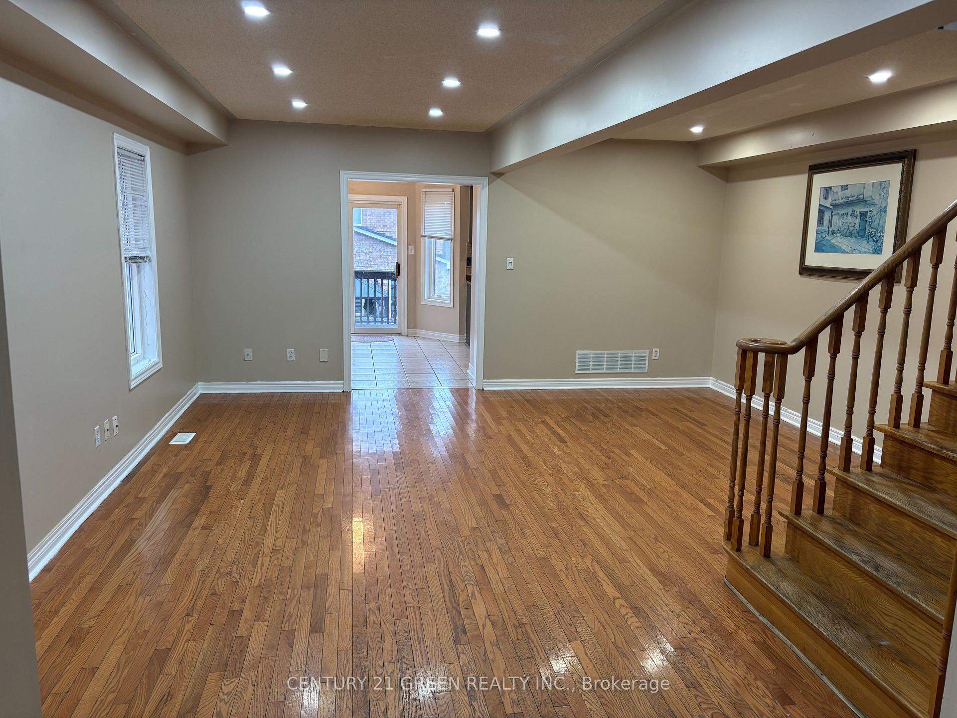 Photo 7 of Unit (Upper), 598 Dolly Bird Lane, Mississauga, Meadowvale Village — HOMEH