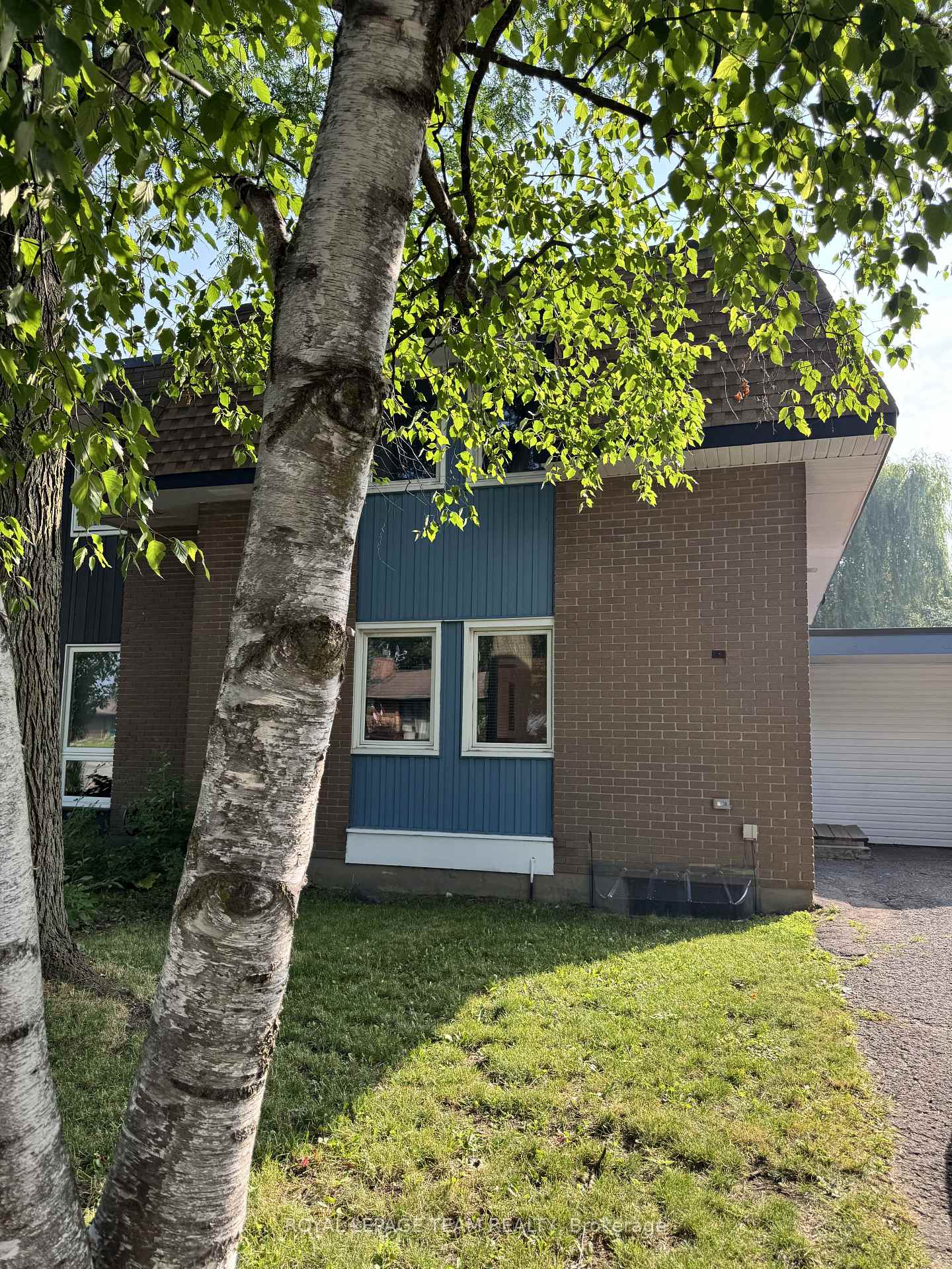 Photo 2 of 145 Penfield Drive, Ottawa, Kanata - Beaverbrook — HOMEH