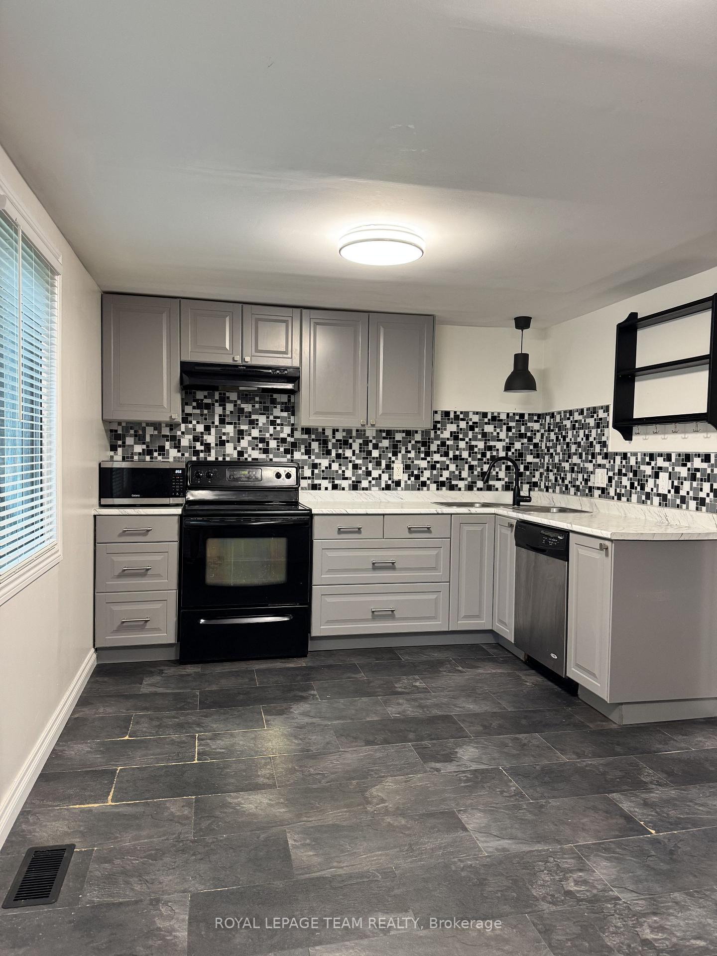 Photo 7 of 145 Penfield Drive, Ottawa, Kanata - Beaverbrook — HOMEH
