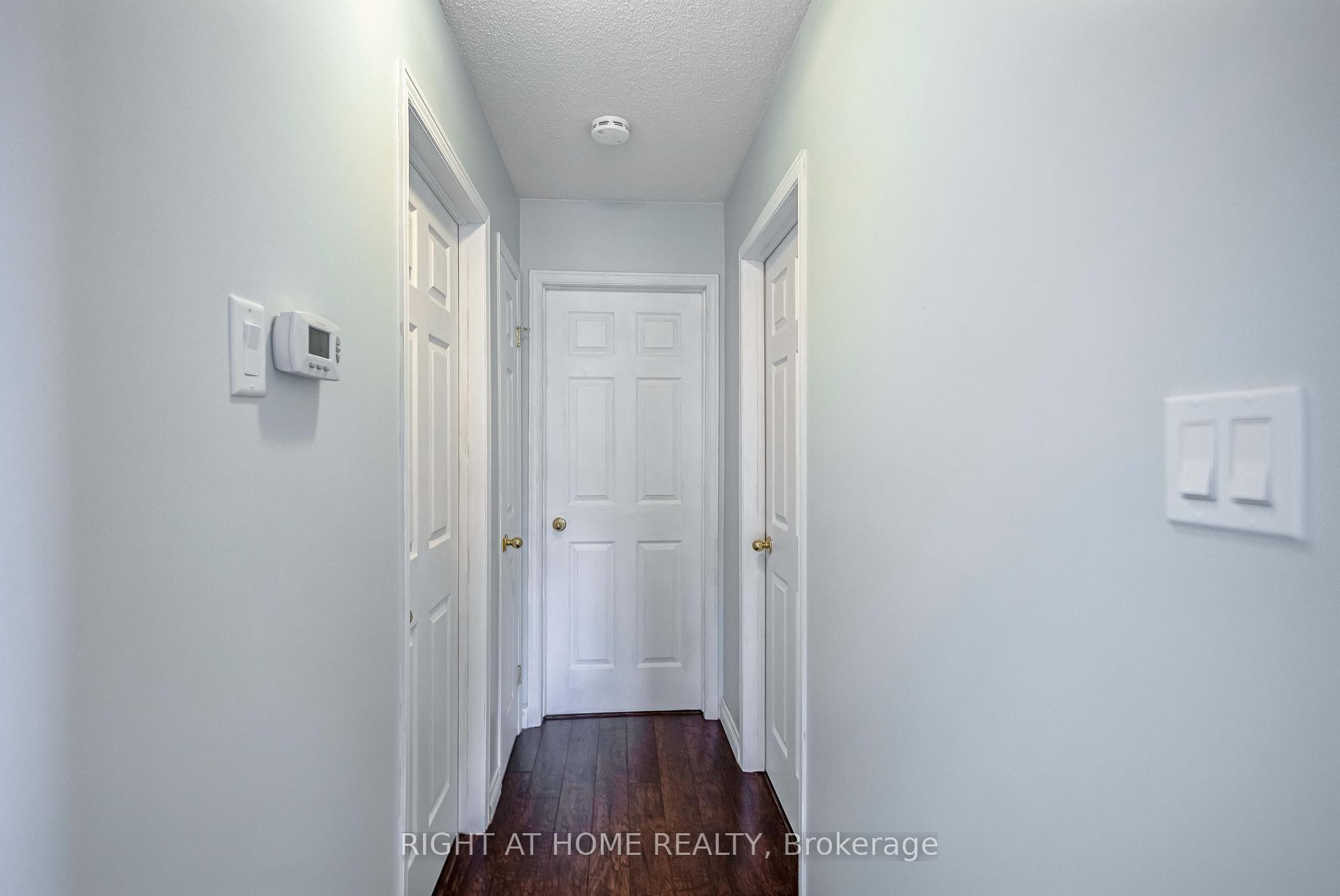 Photo 10 of 8 Brantdale Avenue, Hamilton, Southam — HOMEH