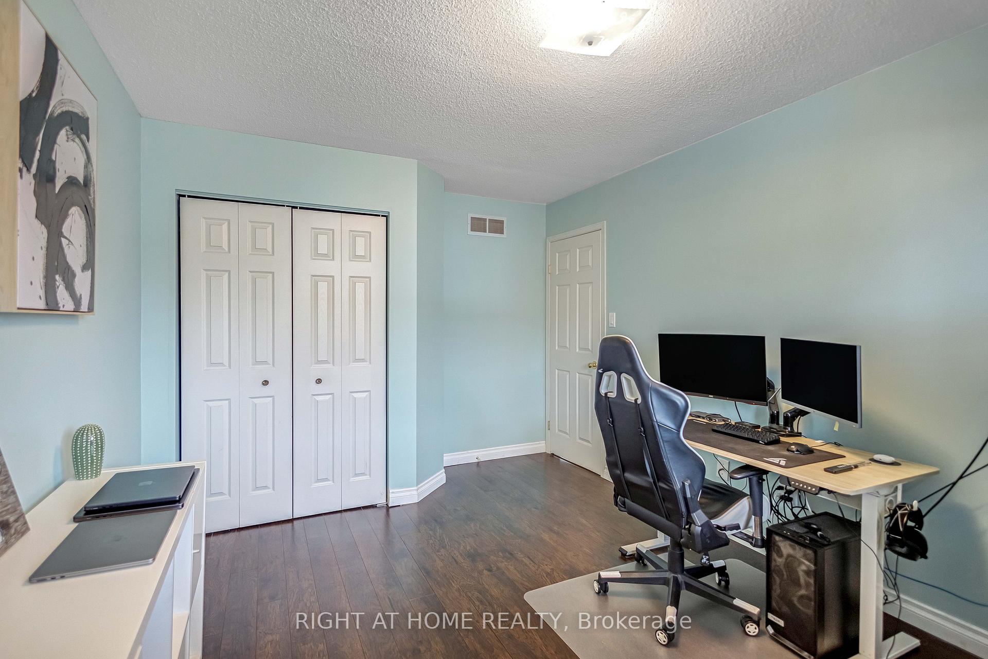 Photo 15 of 8 Brantdale Avenue, Hamilton, Southam — HOMEH