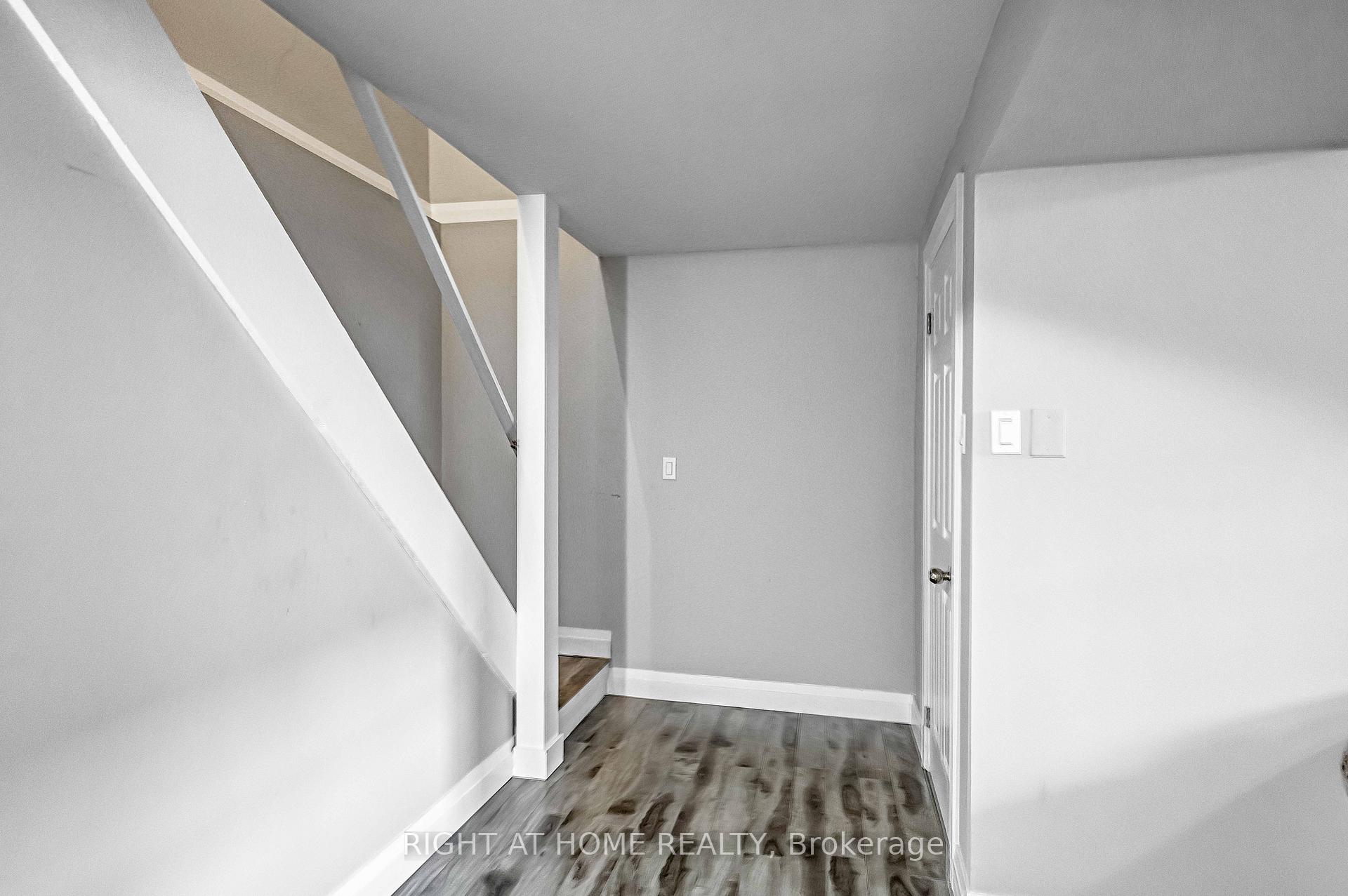 Photo 18 of 8 Brantdale Avenue, Hamilton, Southam — HOMEH