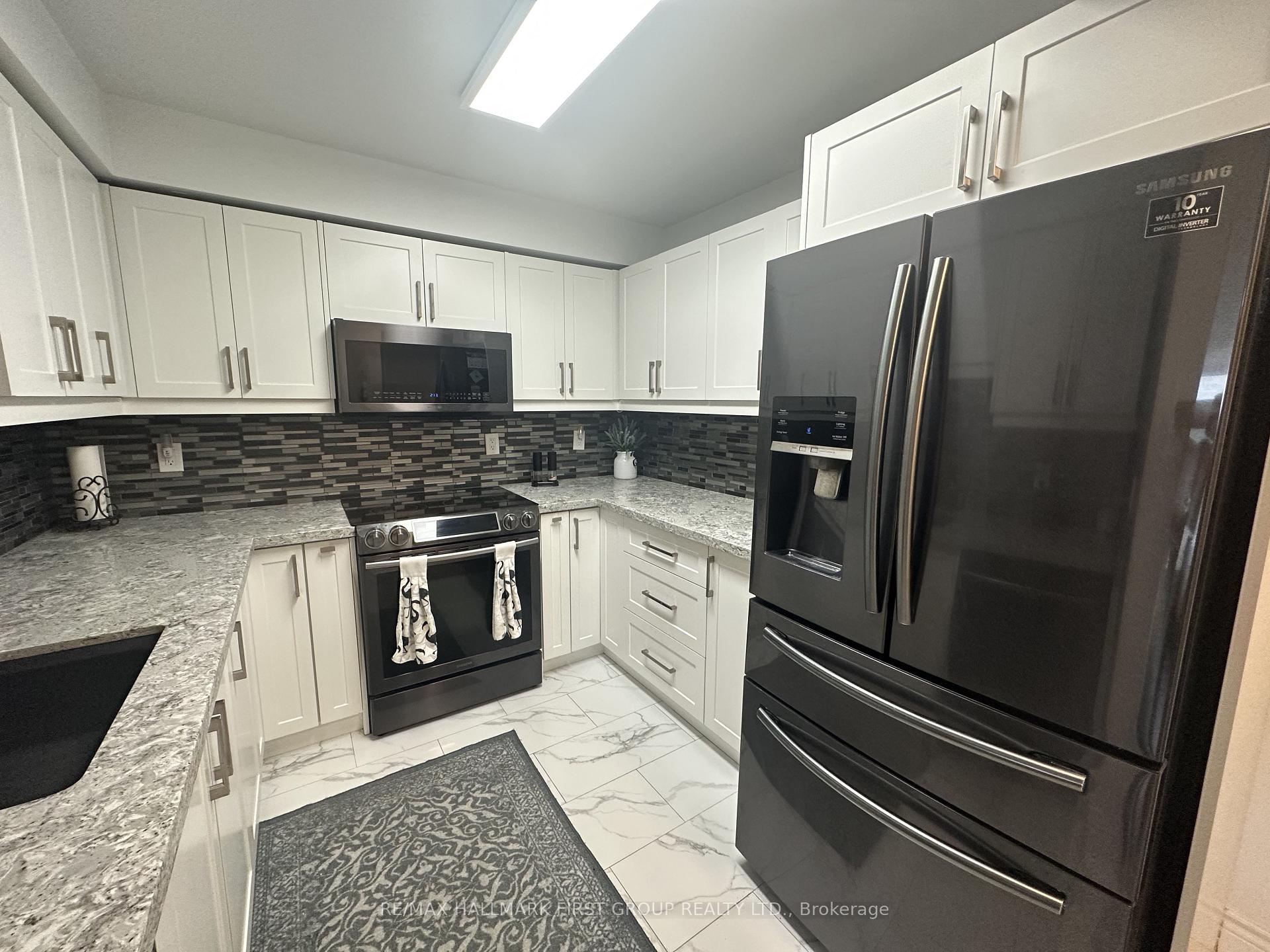 Photo 3 of Unit 1402, 1000 The Esplanade Road N, Pickering, Town Centre — HOMEH