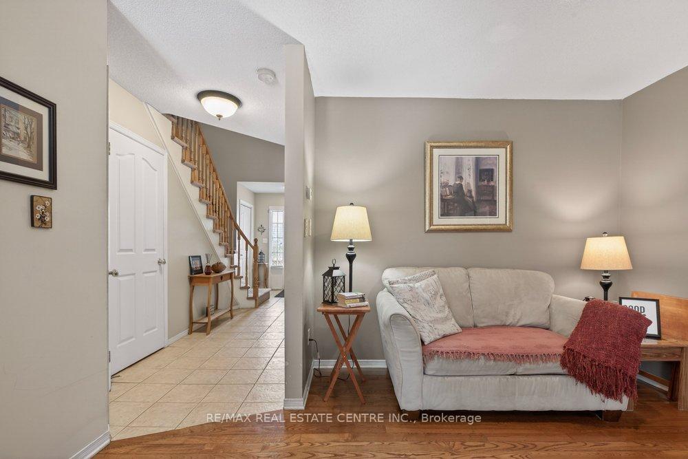 Photo 4 of Unit 29, 10 Cadham Boulevard, Hamilton, Broughton — HOMEH