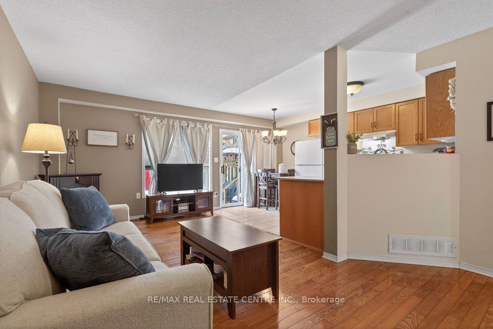 Photo 7 of Unit 29, 10 Cadham Boulevard, Hamilton, Broughton — HOMEH