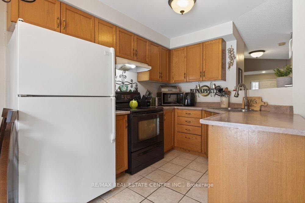 Photo 9 of Unit 29, 10 Cadham Boulevard, Hamilton, Broughton — HOMEH