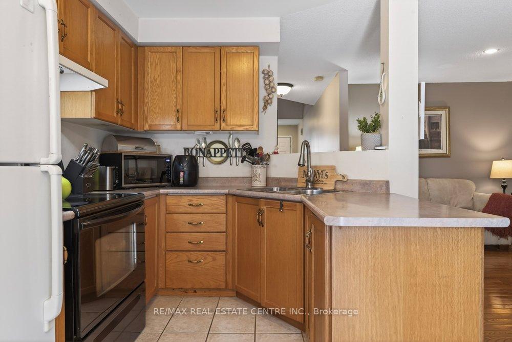 Photo 10 of Unit 29, 10 Cadham Boulevard, Hamilton, Broughton — HOMEH