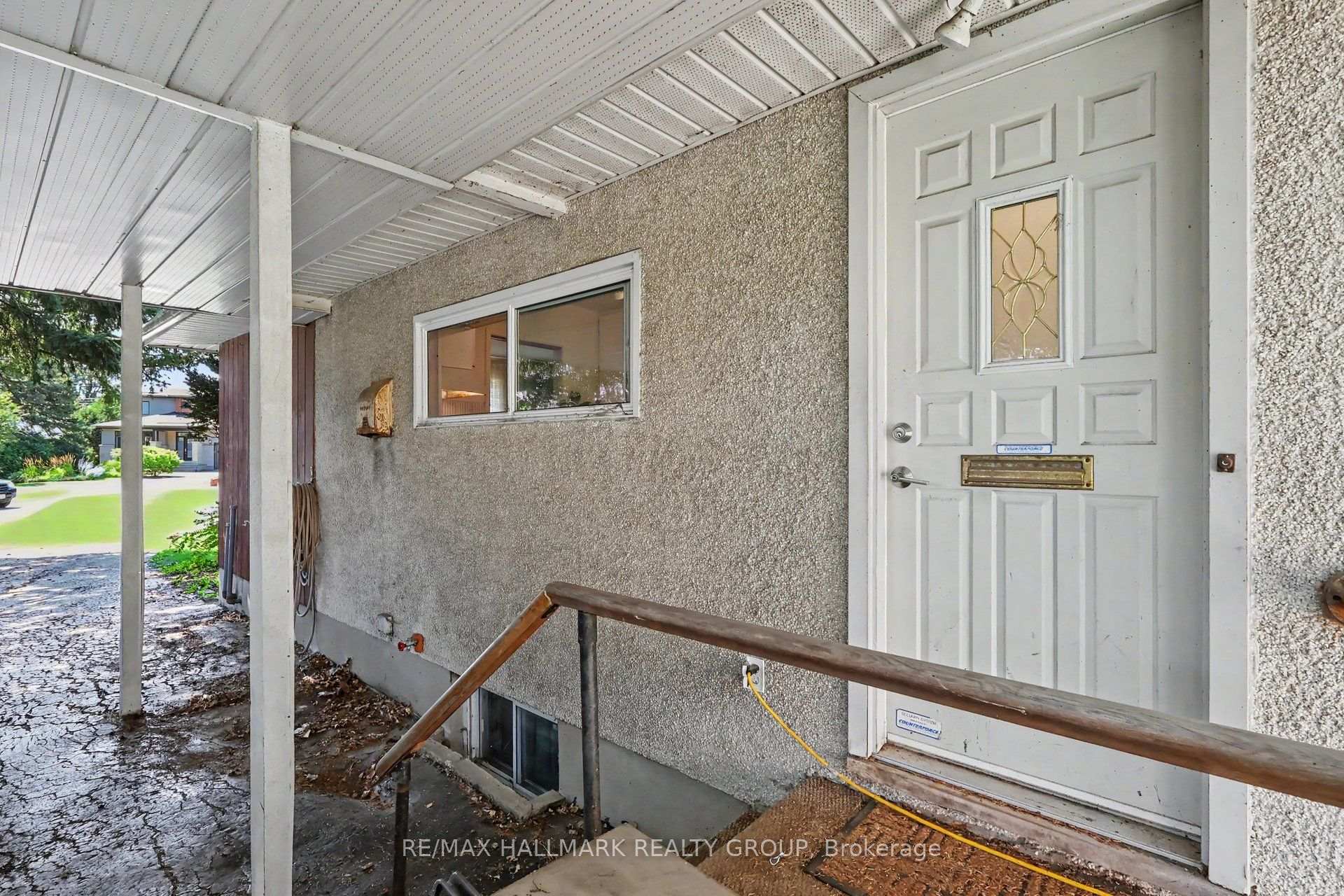 Photo 2 of 173 Wingham Place, Ottawa, Manor Park — HOMEH