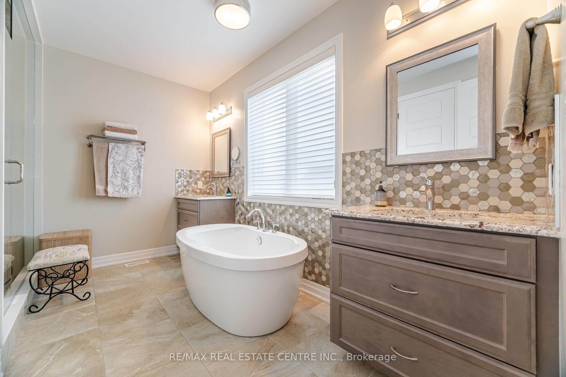 Photo 30 of 156 Camellia Crescent, Oakville, Glenorchy — HOMEH