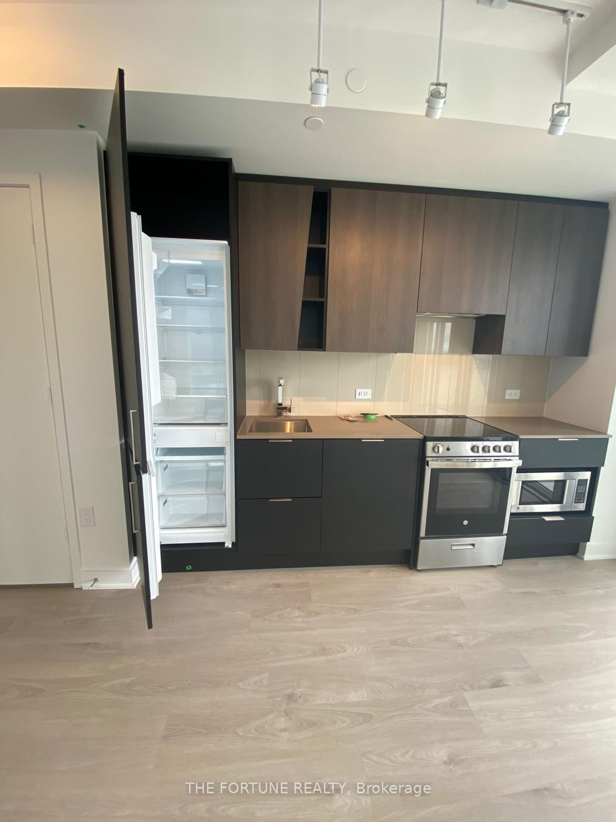 Front of Unit 1709, 3900 Confederation Parkway