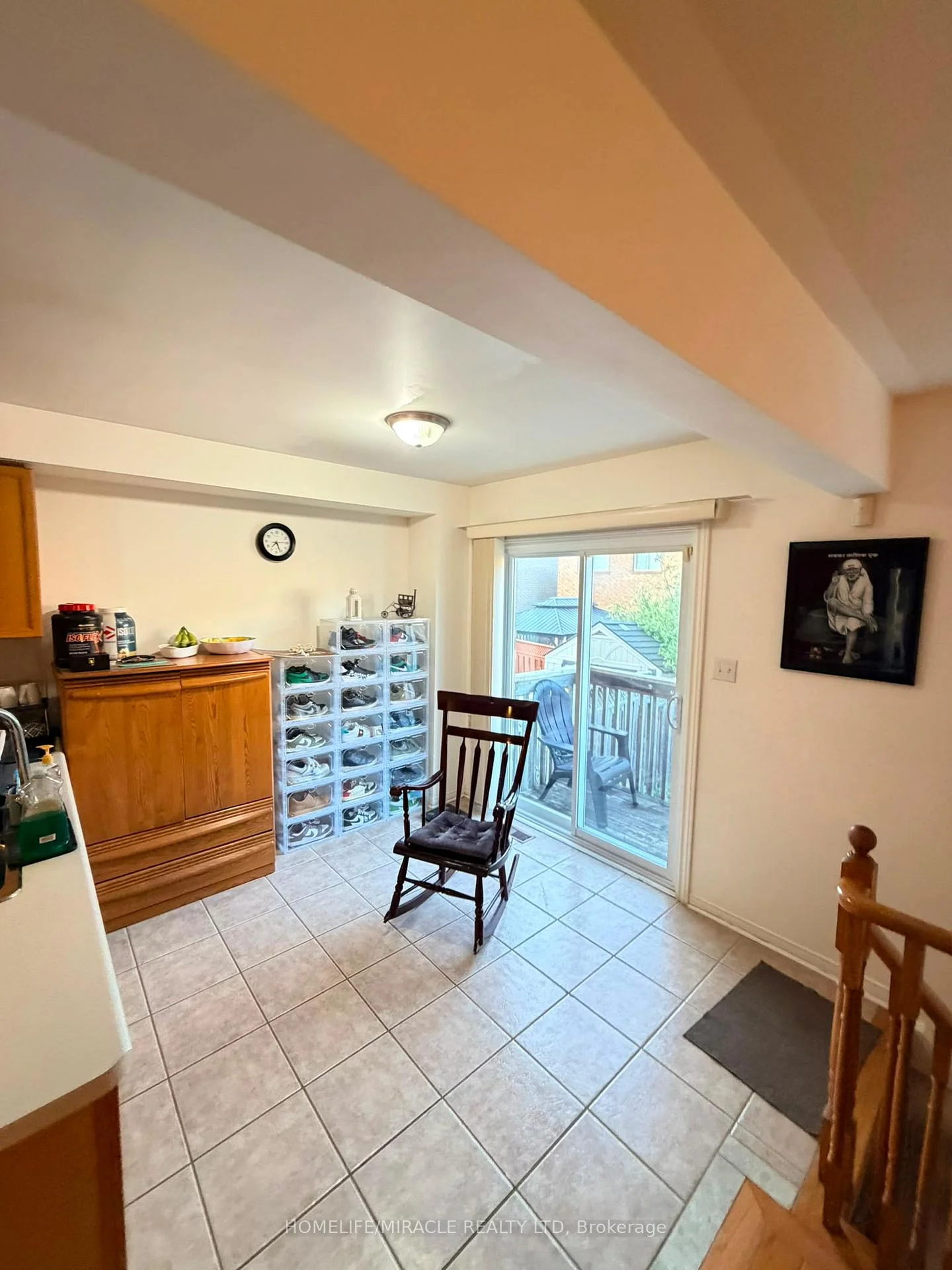 Photo 12 of 9 Farthingale Crescent, Brampton, Fletcher's Meadow — HOMEH