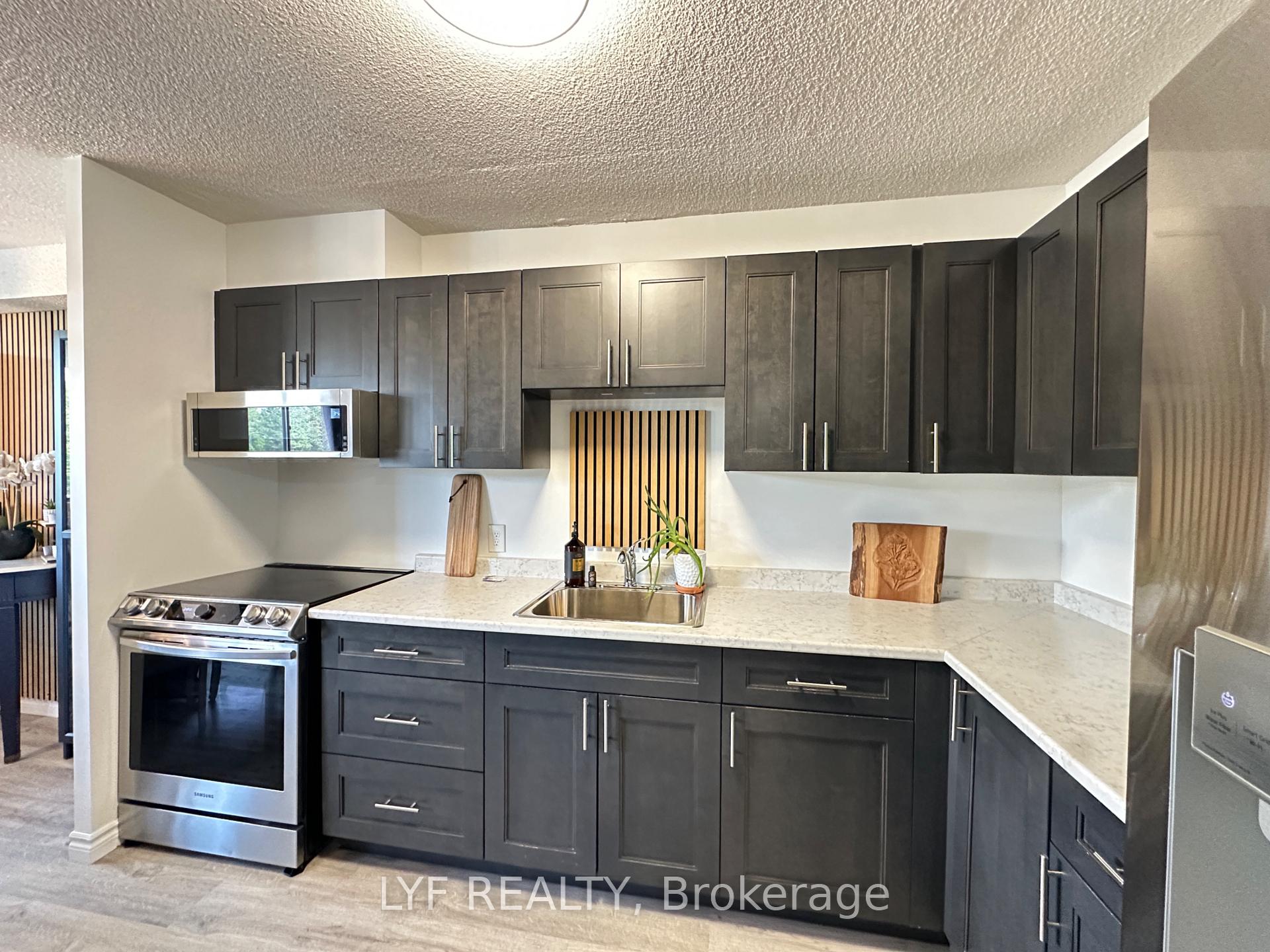 Photo 6 of Unit 401, 81 Millside Drive, Milton, Old Milton — HOMEH