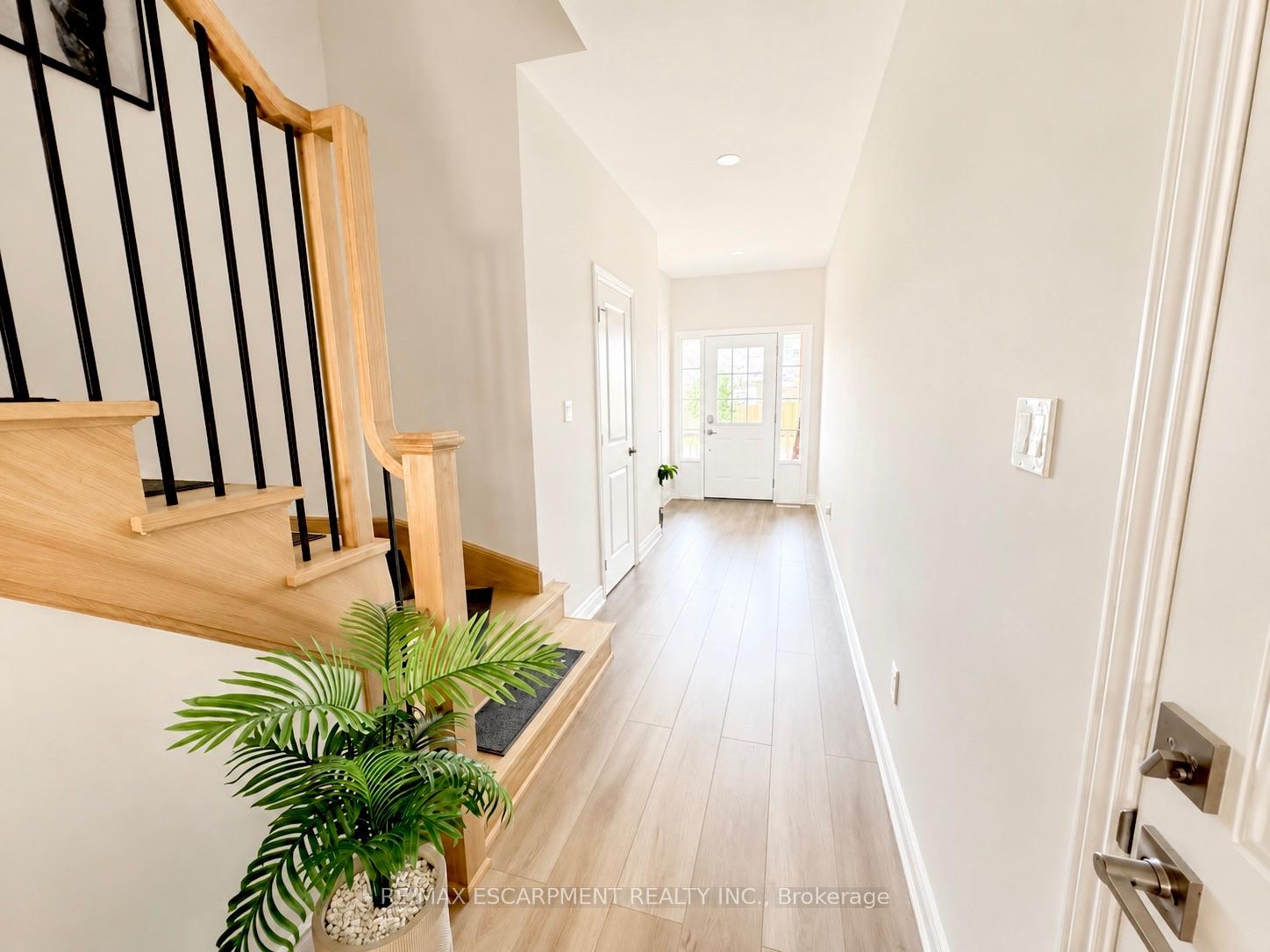 Photo 2 of 4 Harmony Way, Thorold, Rolling Meadows — HOMEH