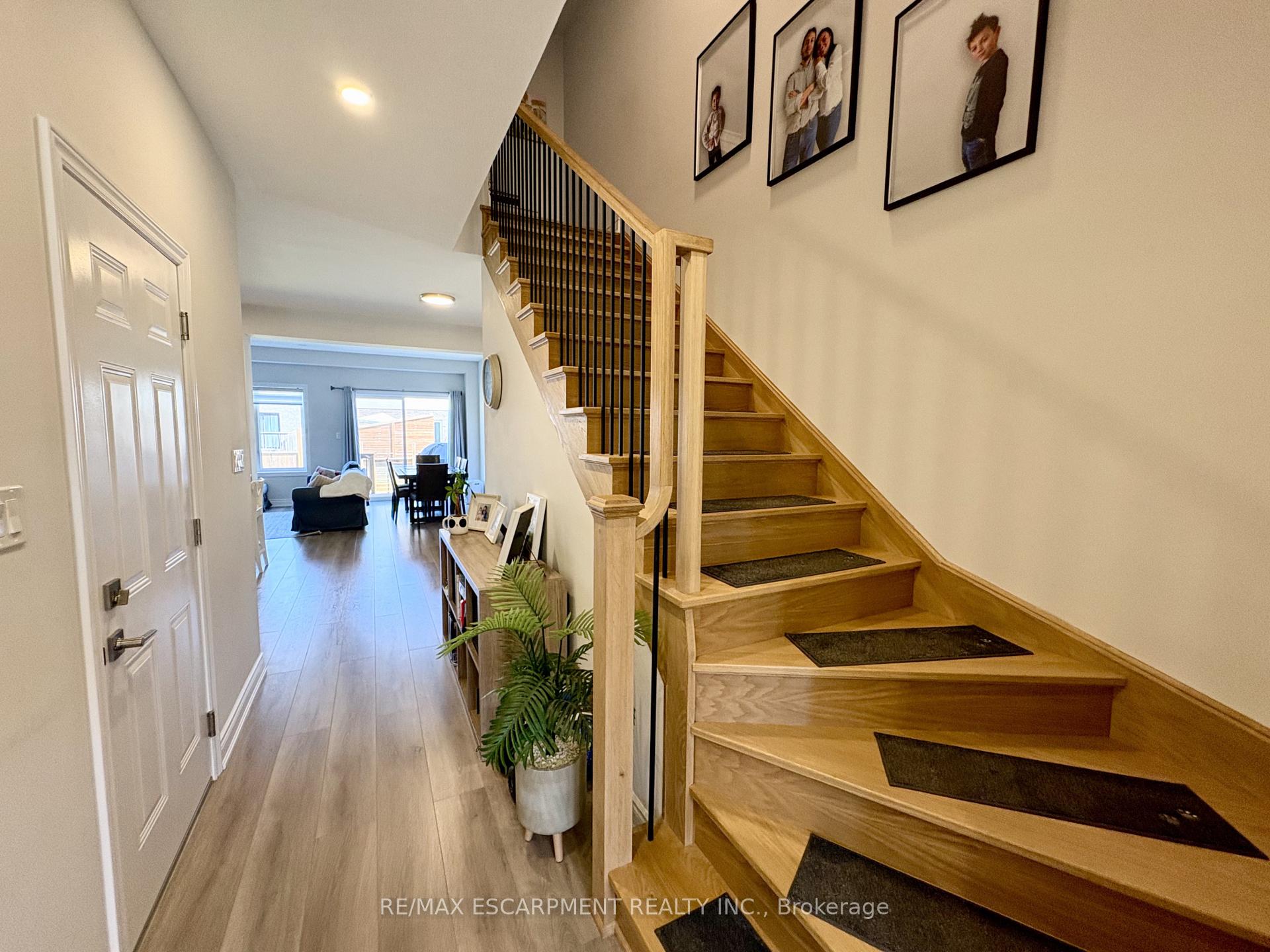 Photo 3 of 4 Harmony Way, Thorold, Rolling Meadows — HOMEH