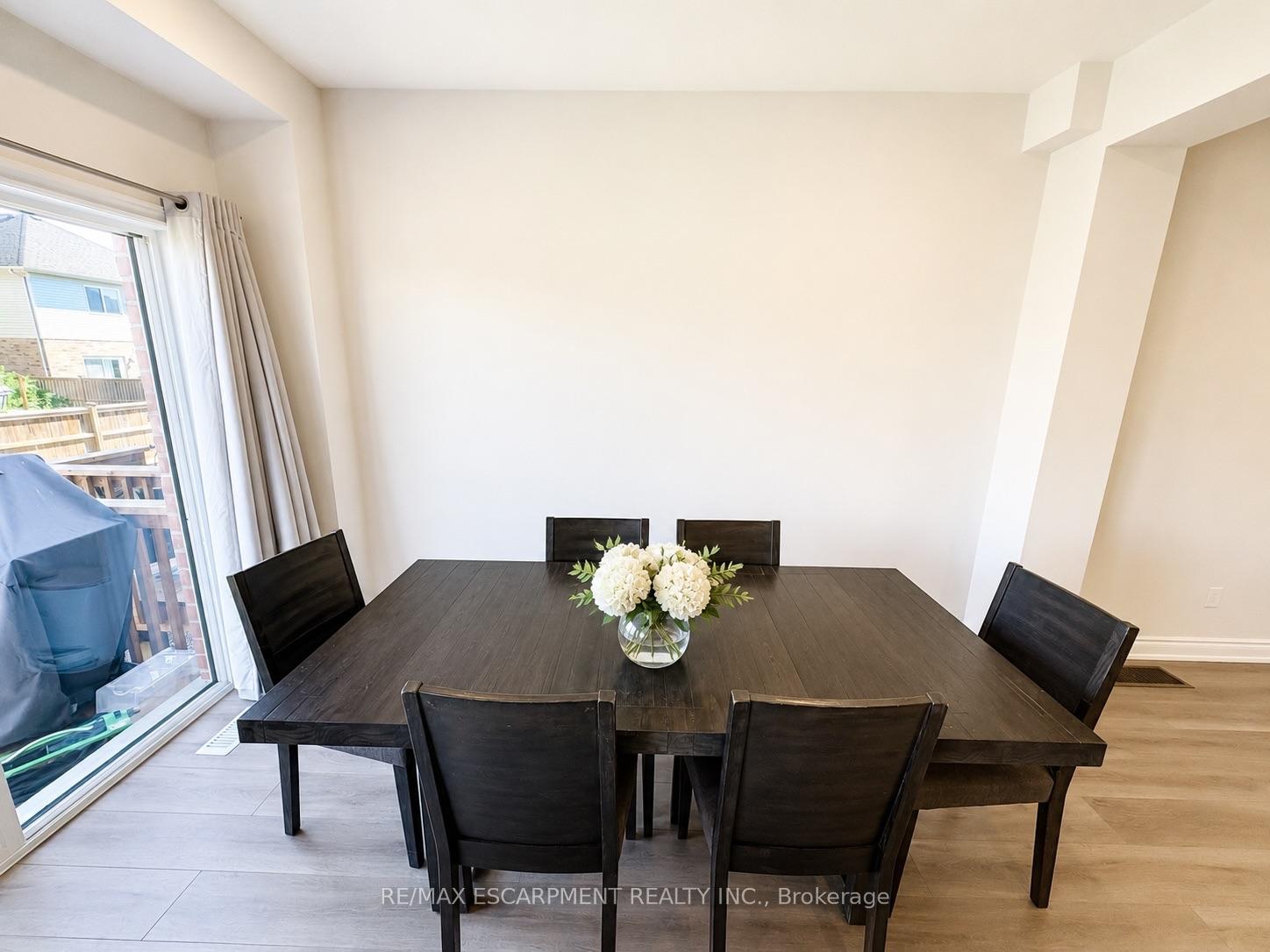Photo 6 of 4 Harmony Way, Thorold, Rolling Meadows — HOMEH