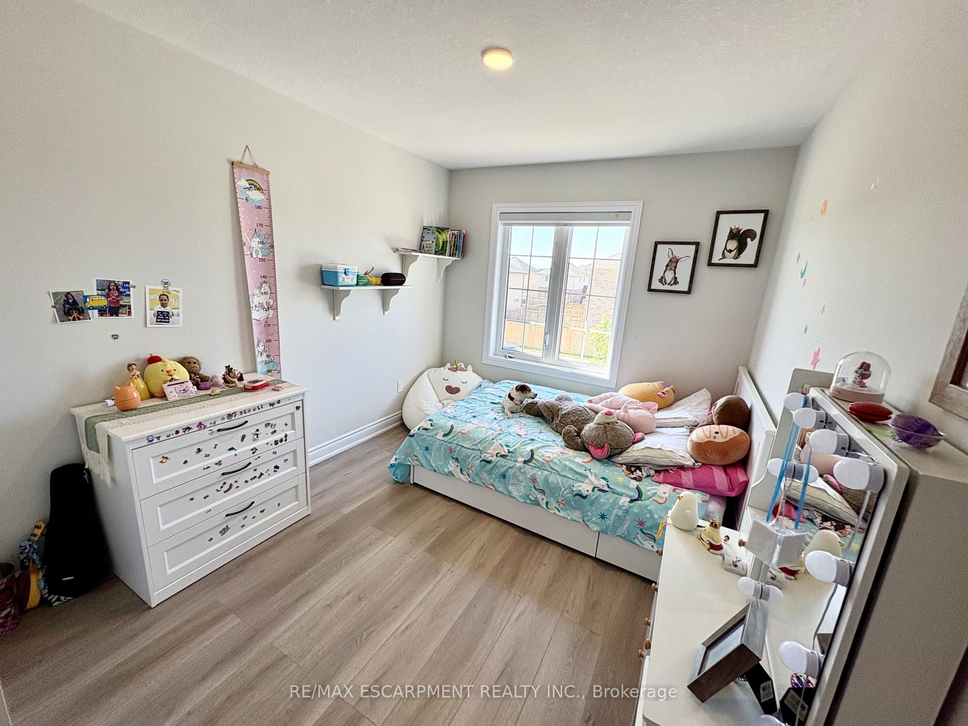 Photo 10 of 4 Harmony Way, Thorold, Rolling Meadows — HOMEH