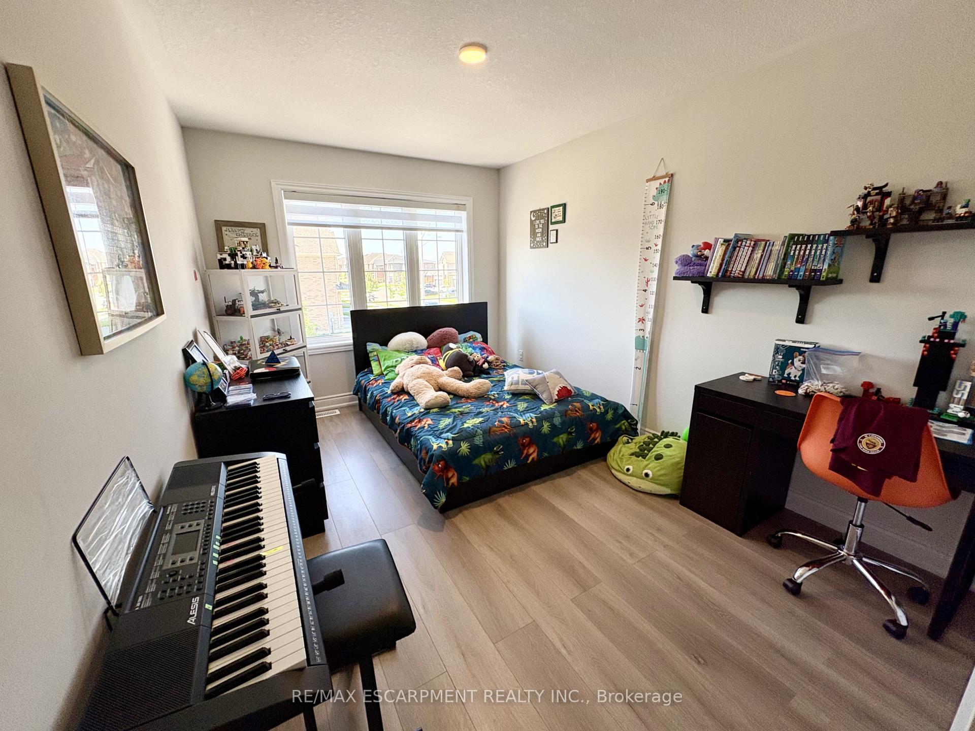 Photo 11 of 4 Harmony Way, Thorold, Rolling Meadows — HOMEH