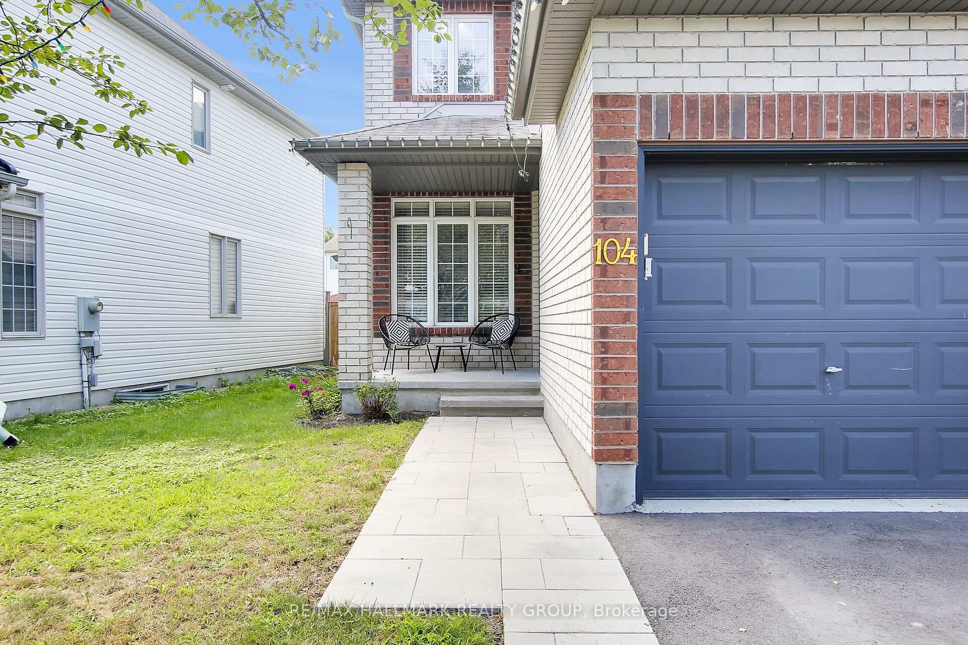 Photo 2 of 104 Strathcarron Crescent, Ottawa, Kanata - Morgan's Grant/South March — HOMEH