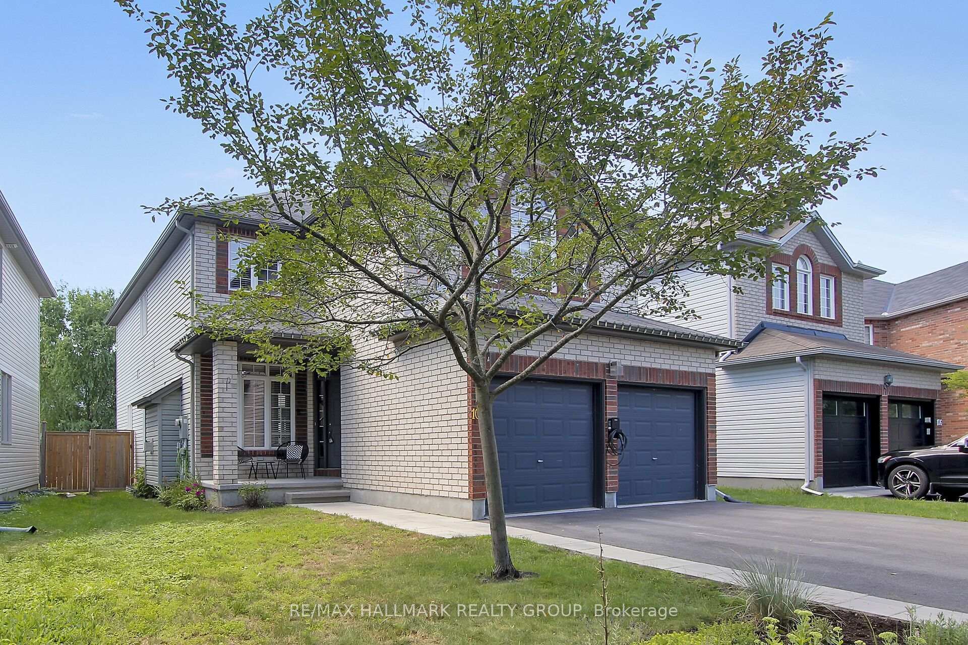 Photo 3 of 104 Strathcarron Crescent, Ottawa, Kanata - Morgan's Grant/South March — HOMEH