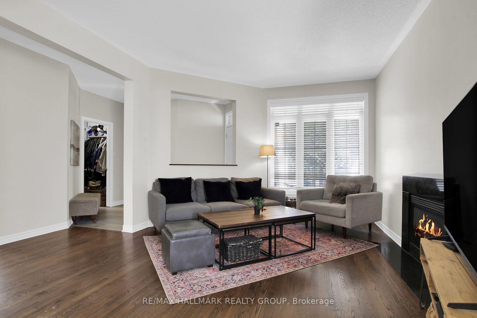 Photo 9 of 104 Strathcarron Crescent, Ottawa, Kanata - Morgan's Grant/South March — HOMEH